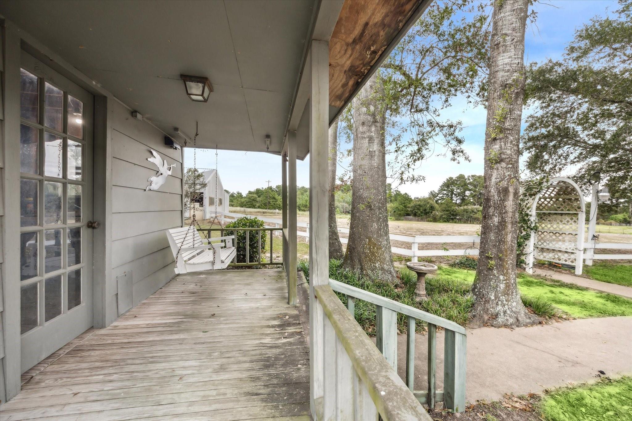 806 W Hacienda