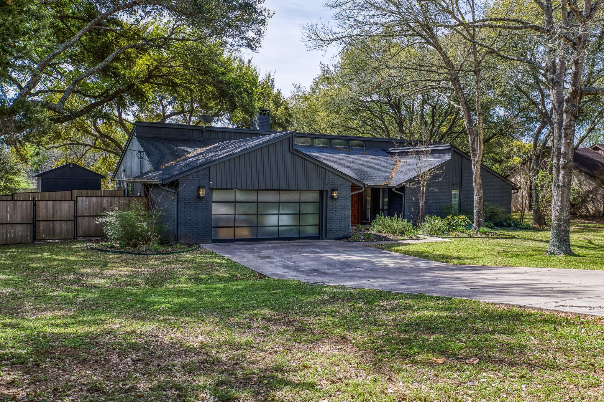 2414 E Rosedale