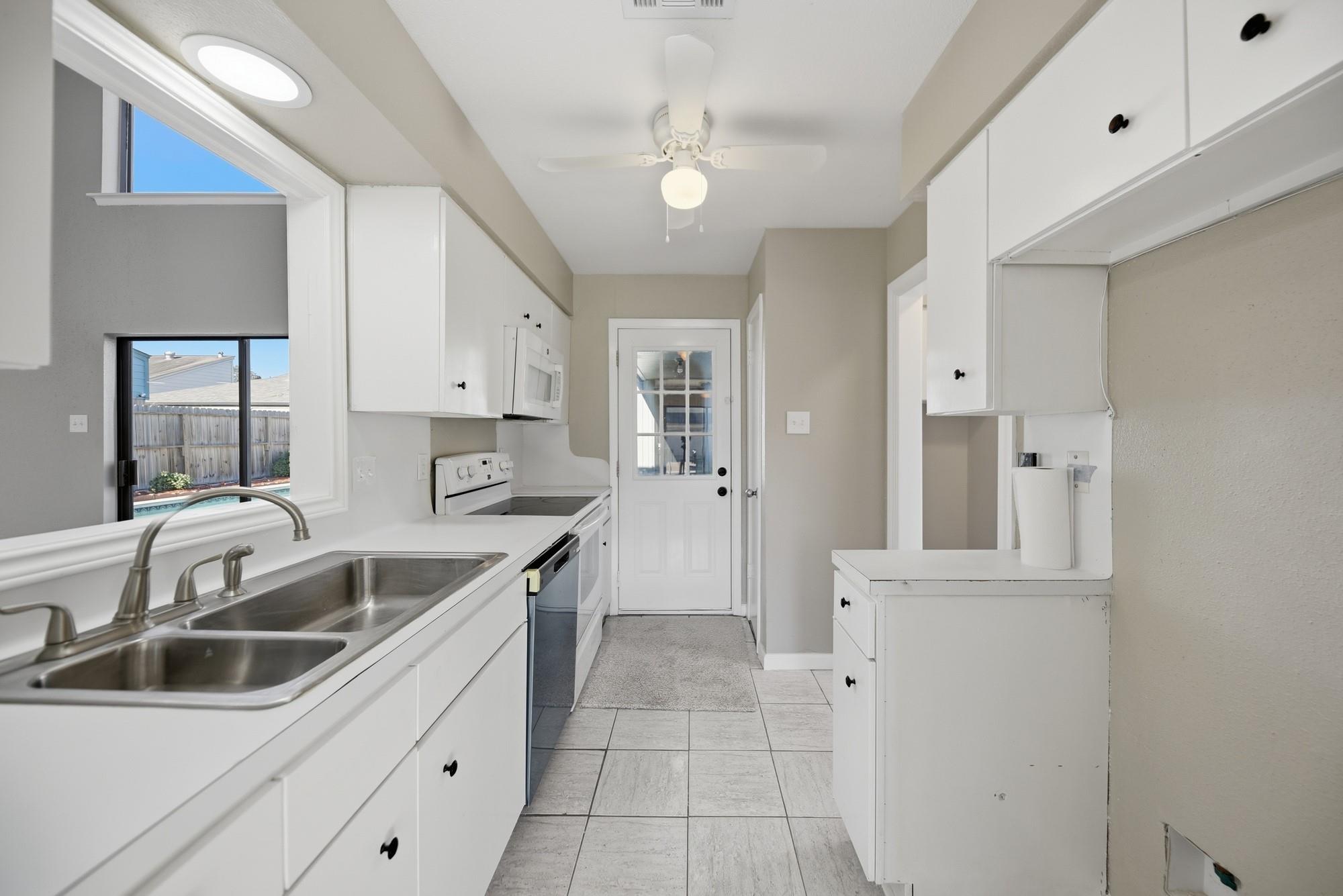 11502 Bellerive Drive