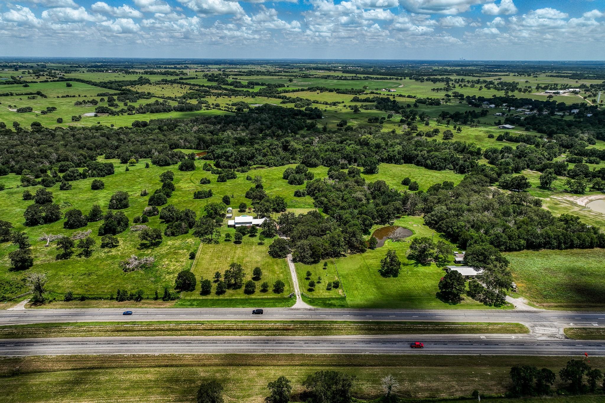 528 E Us Highway 290 Highway