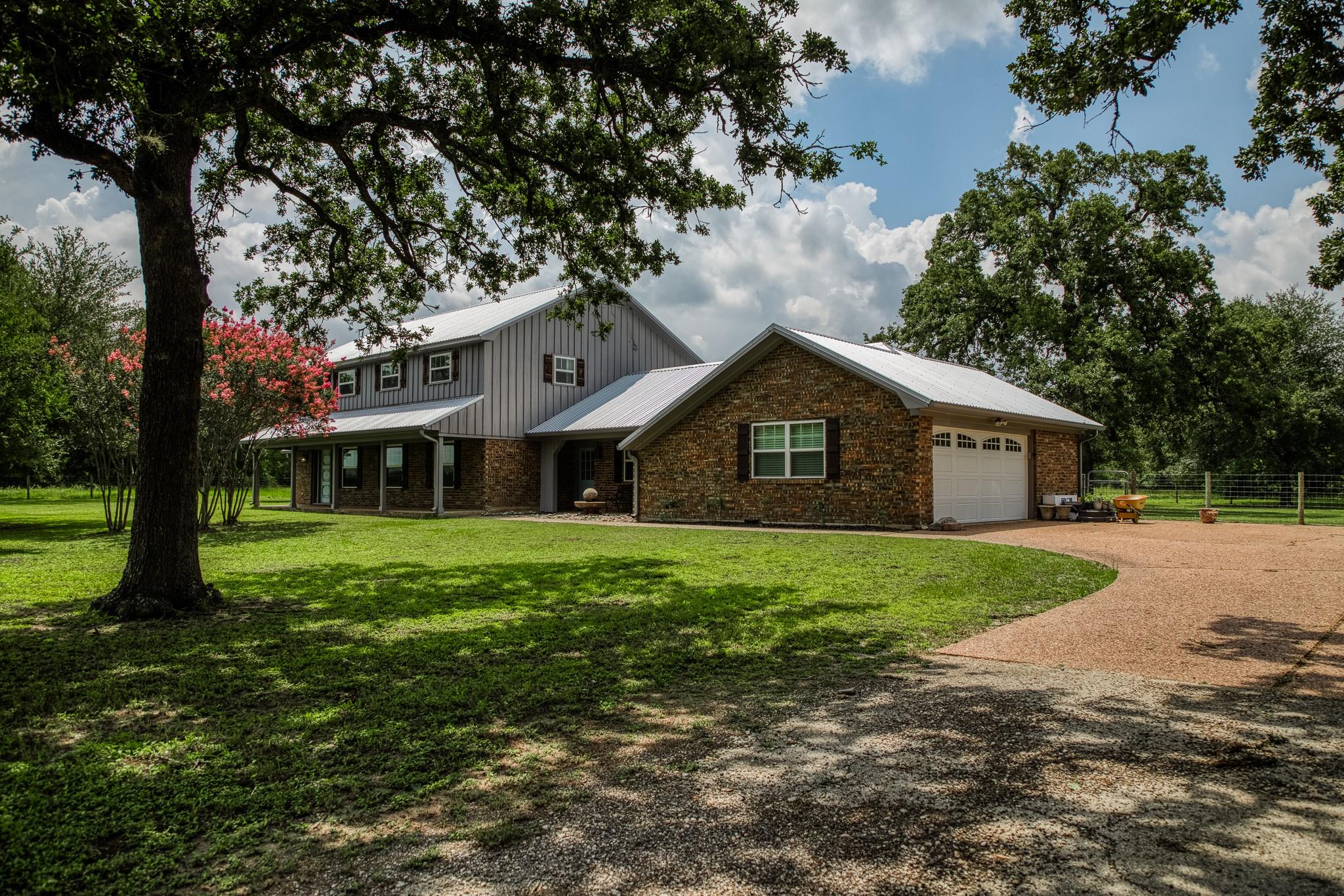 528 E Us Highway 290 Highway