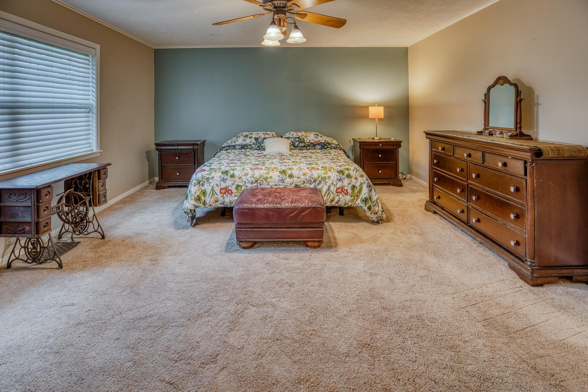 528 E Us Highway 290 Highway