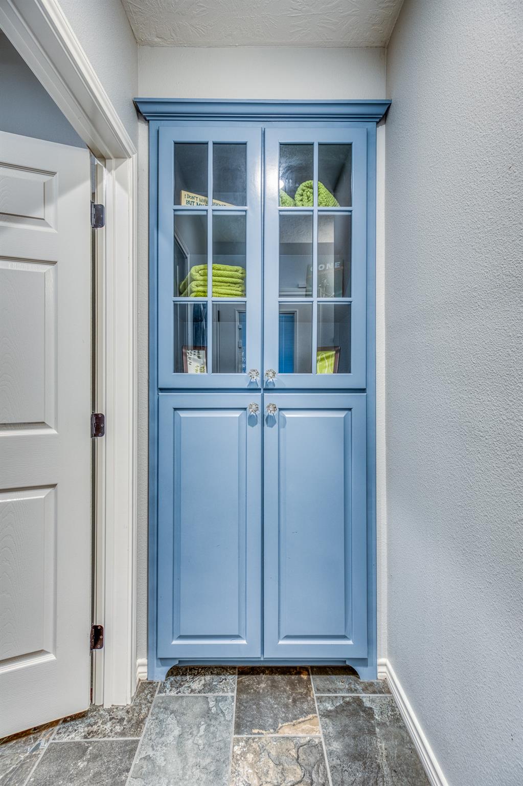 528 E Us Highway 290 Highway