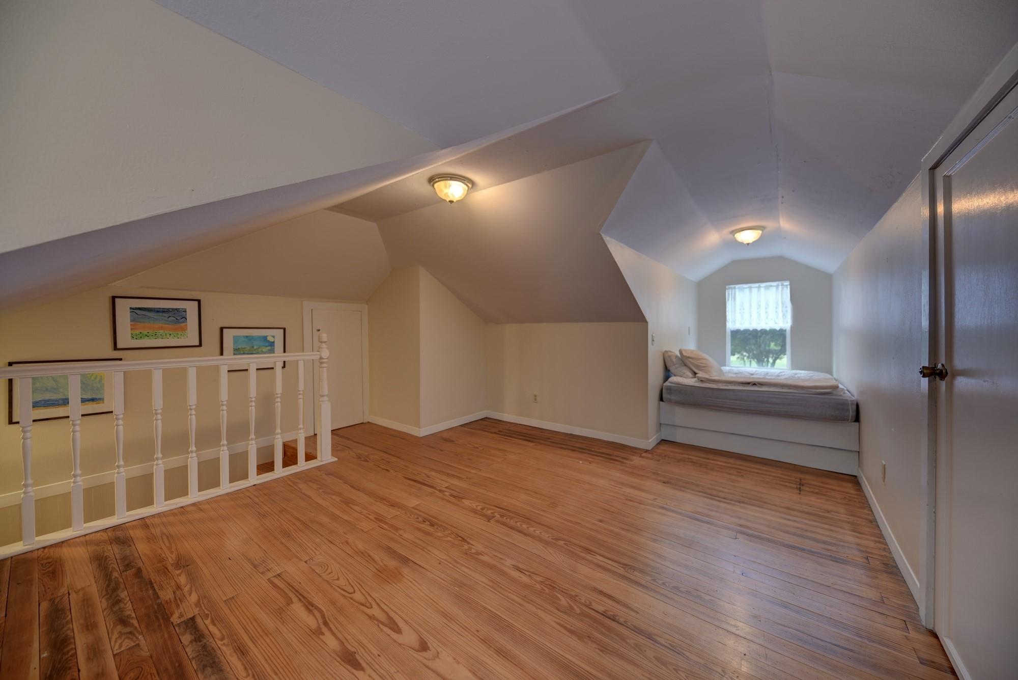 3348 W Ueckert