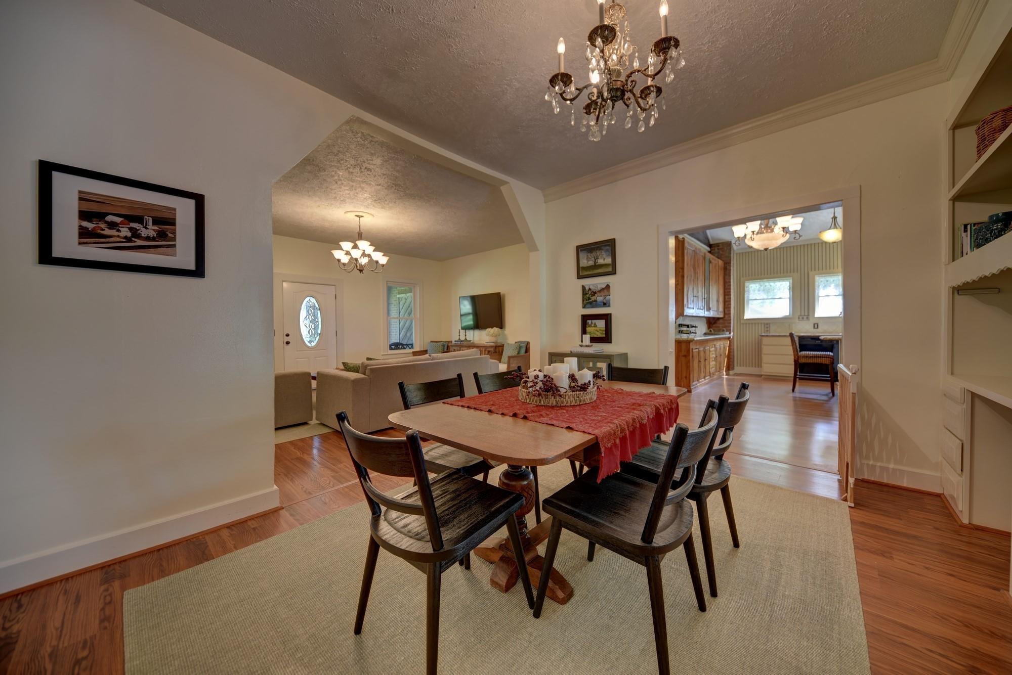 3348 W Ueckert