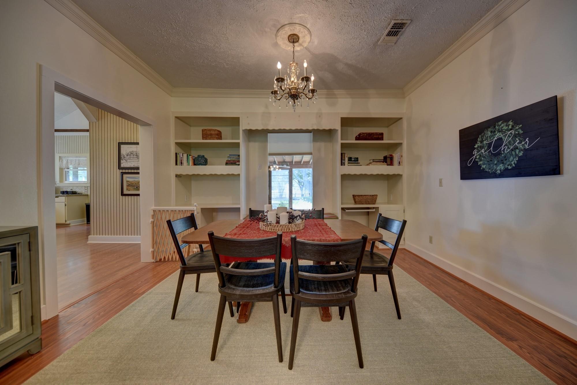 3348 W Ueckert