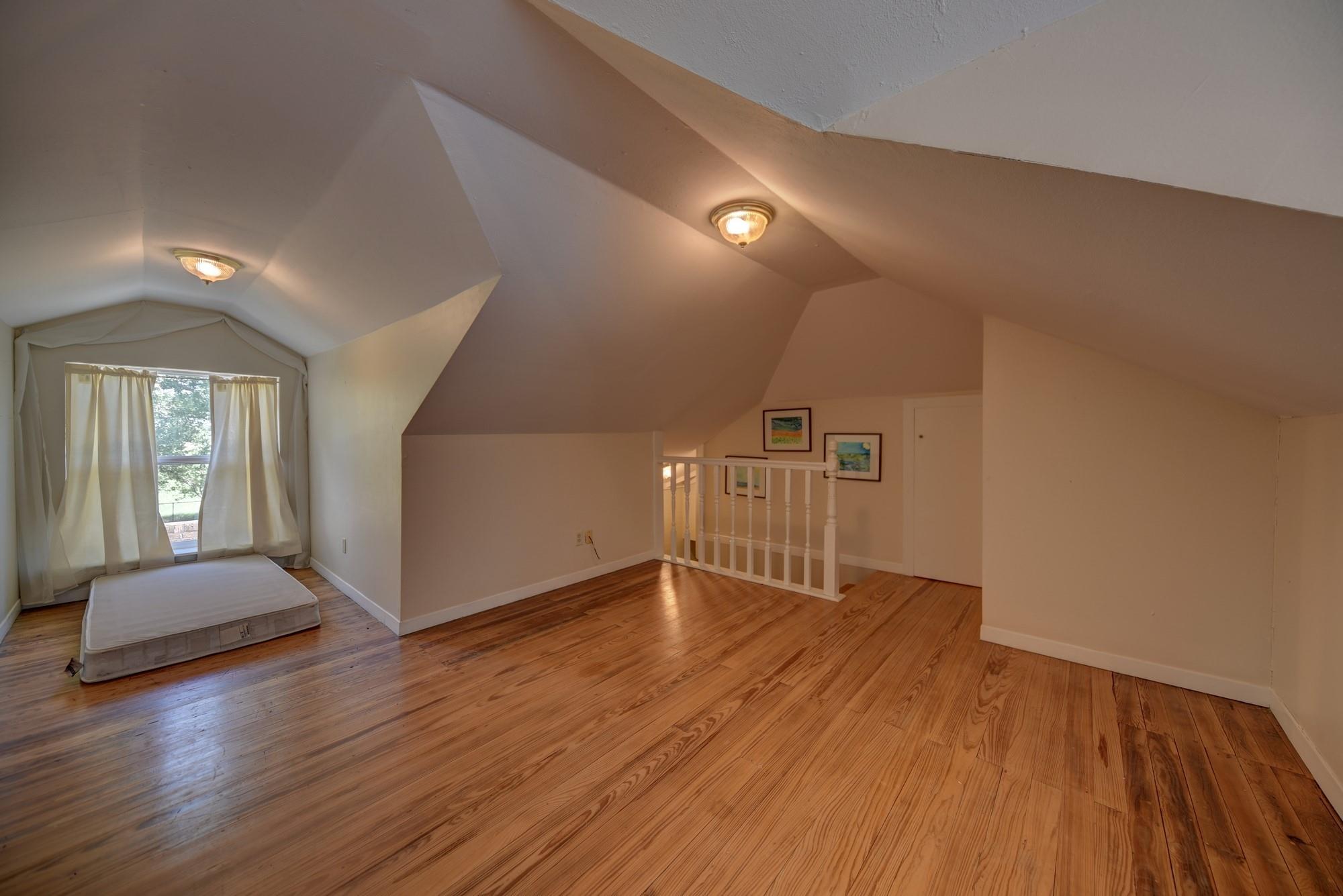 3348 W Ueckert