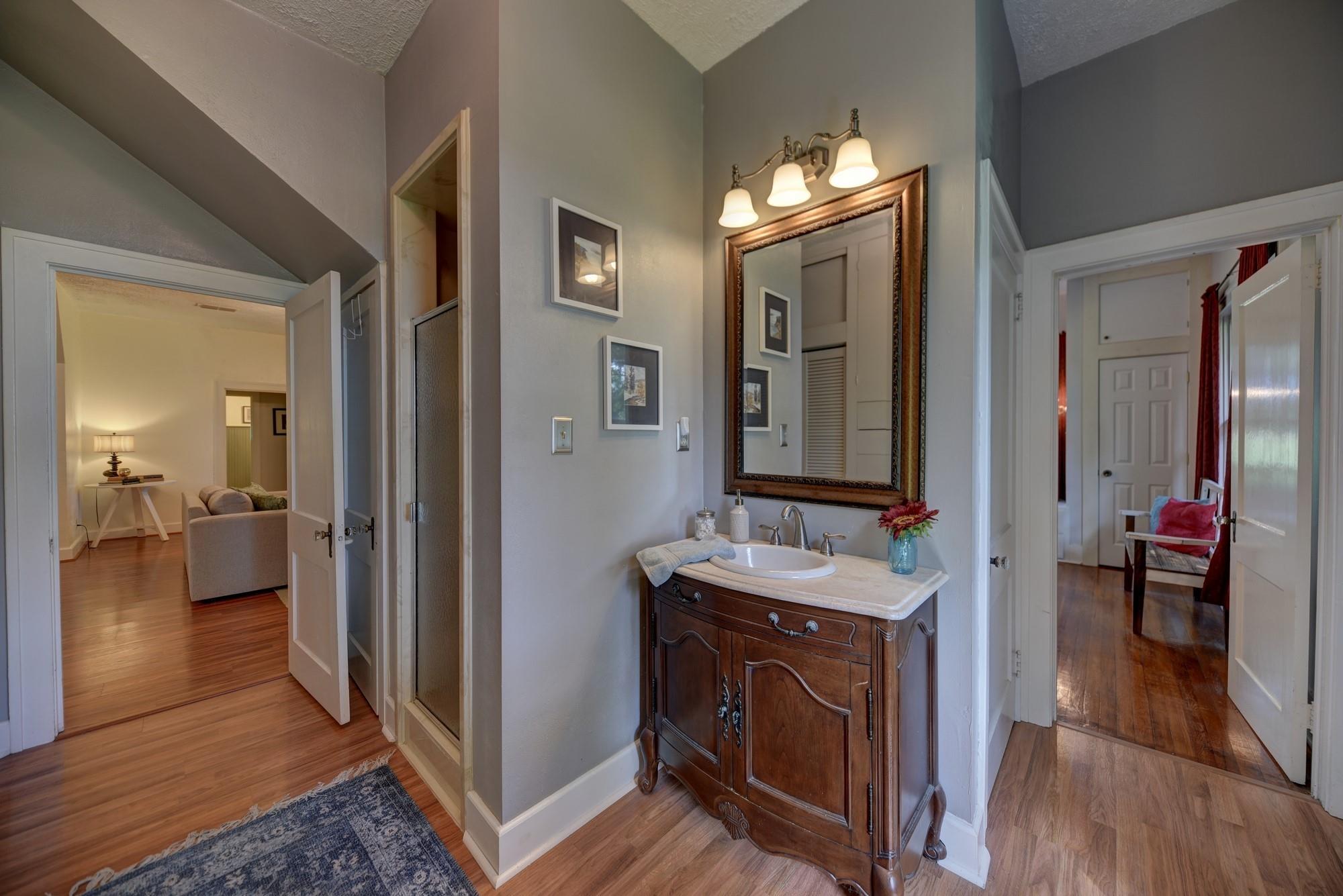 3348 W Ueckert