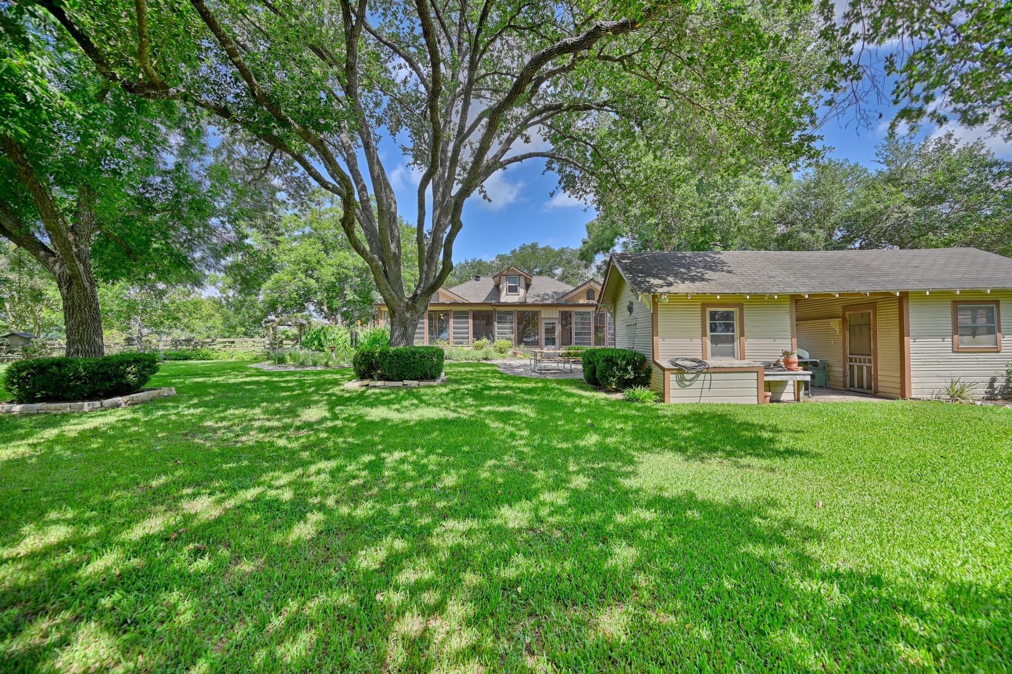 3348 W Ueckert