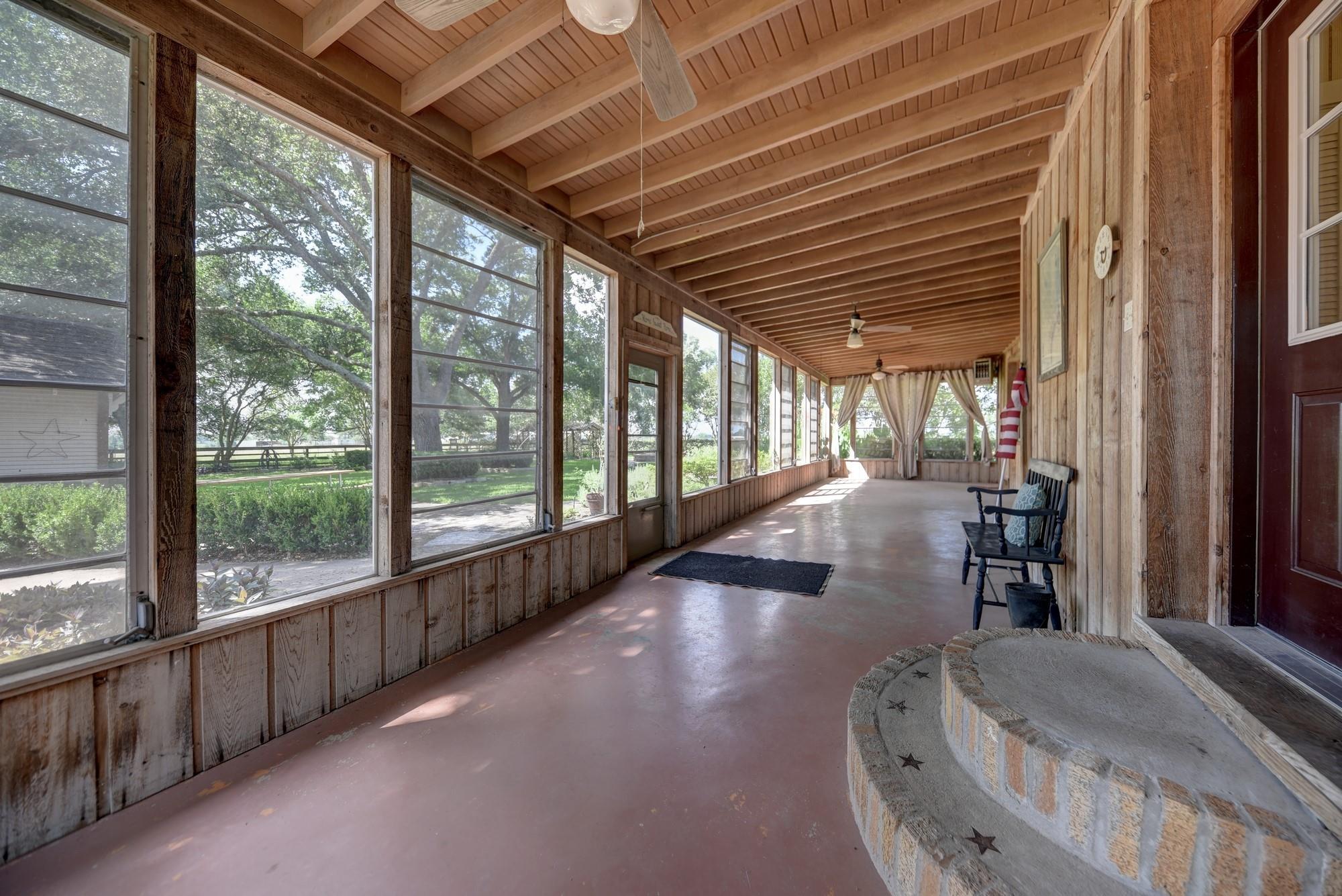 3348 W Ueckert