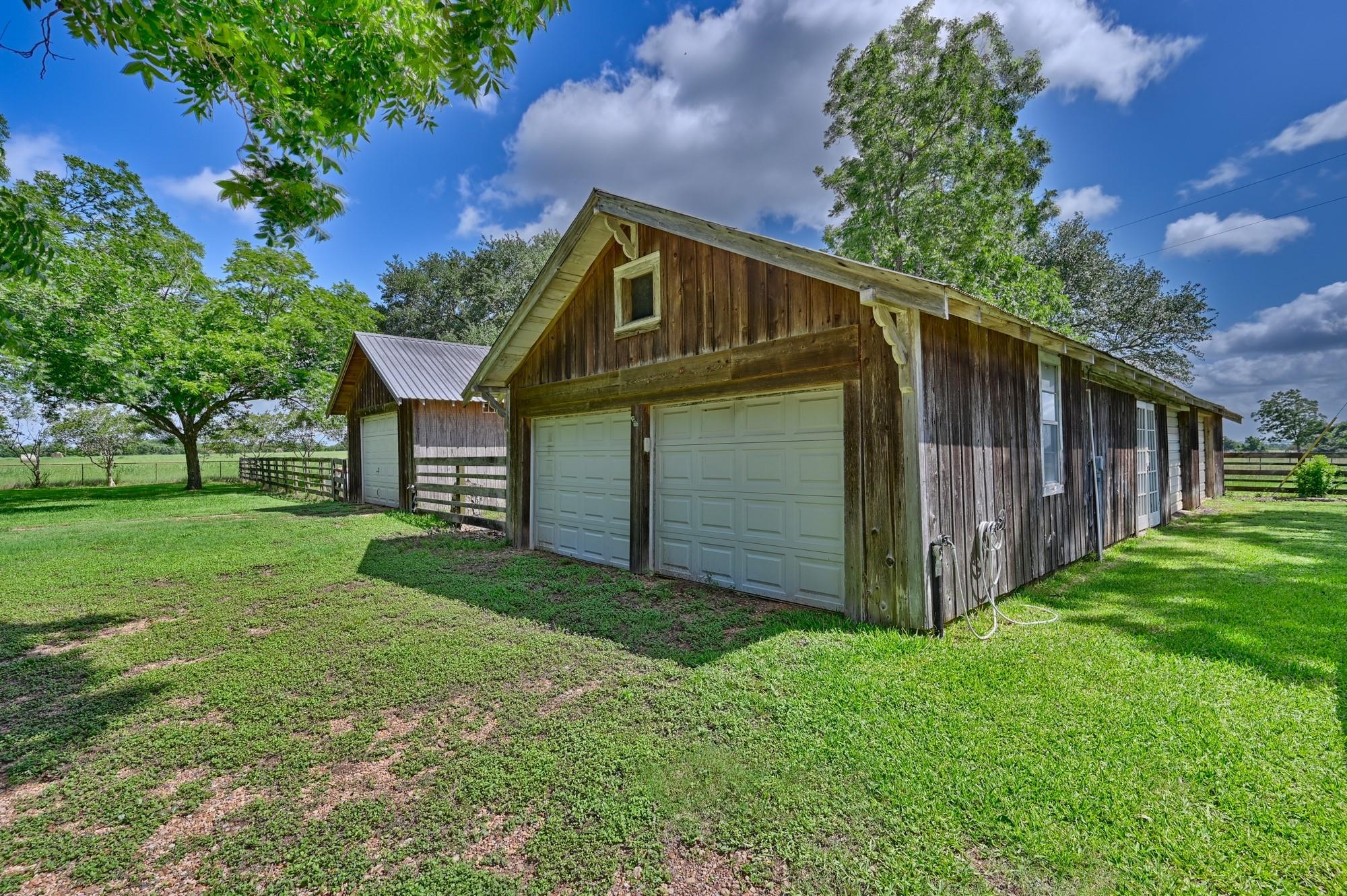 3348 W Ueckert