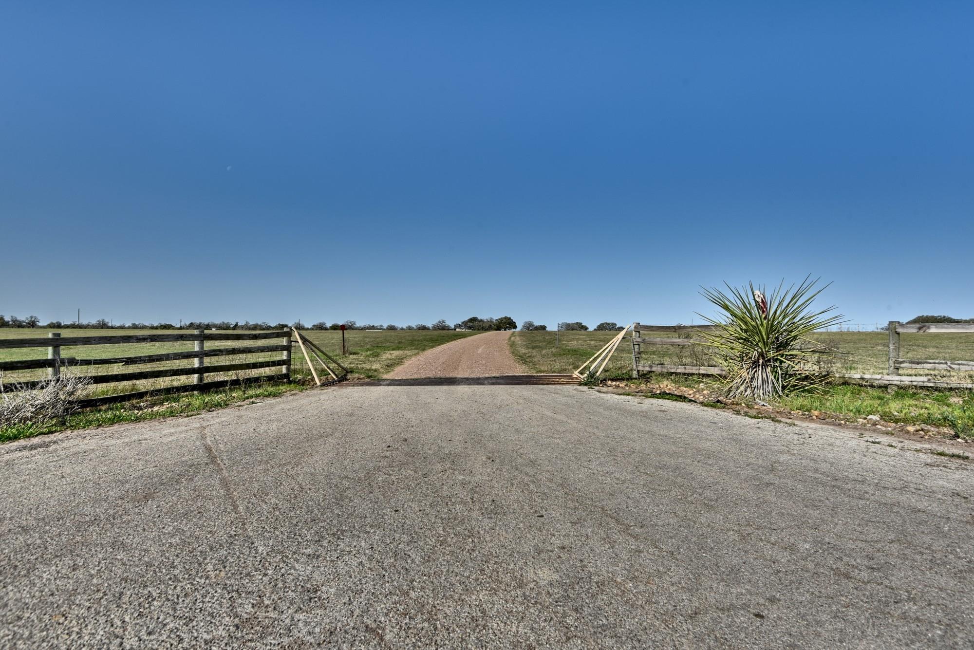 225 Private Road 4007