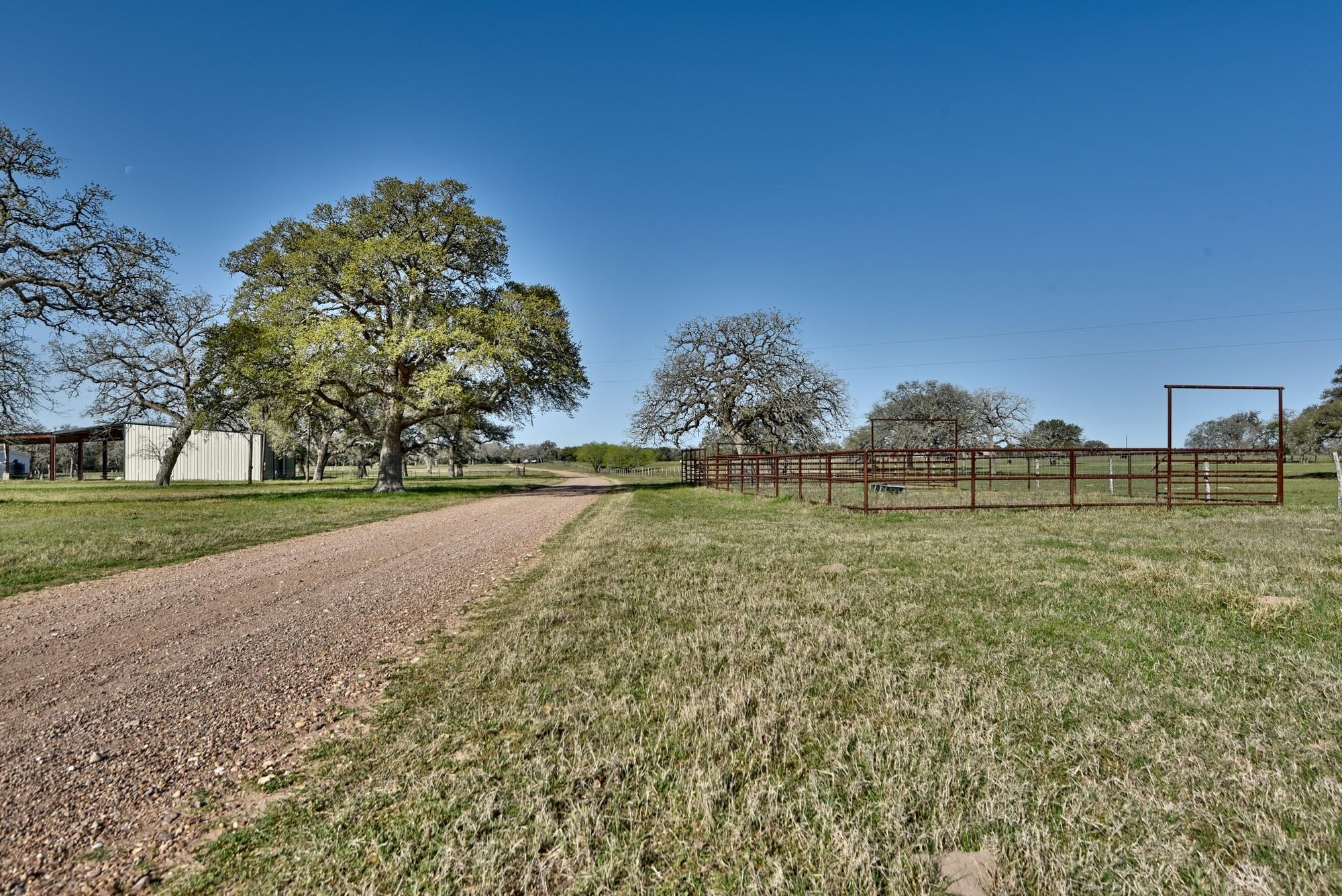 225 Private Road 4007