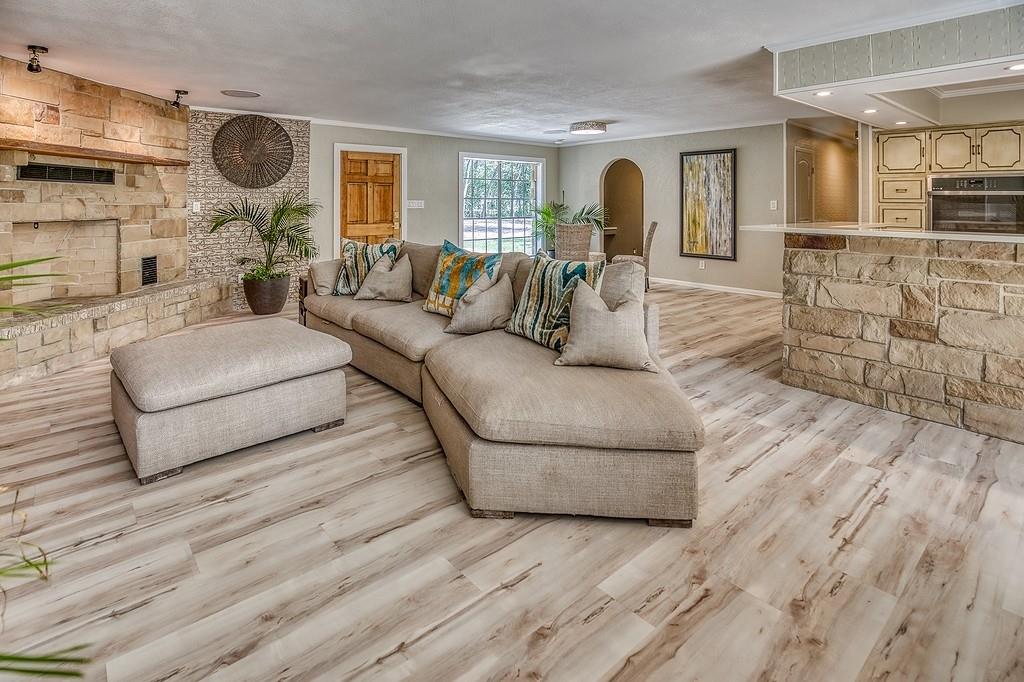 5504 Hillside
