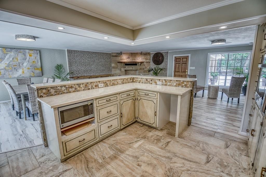 5504 Hillside