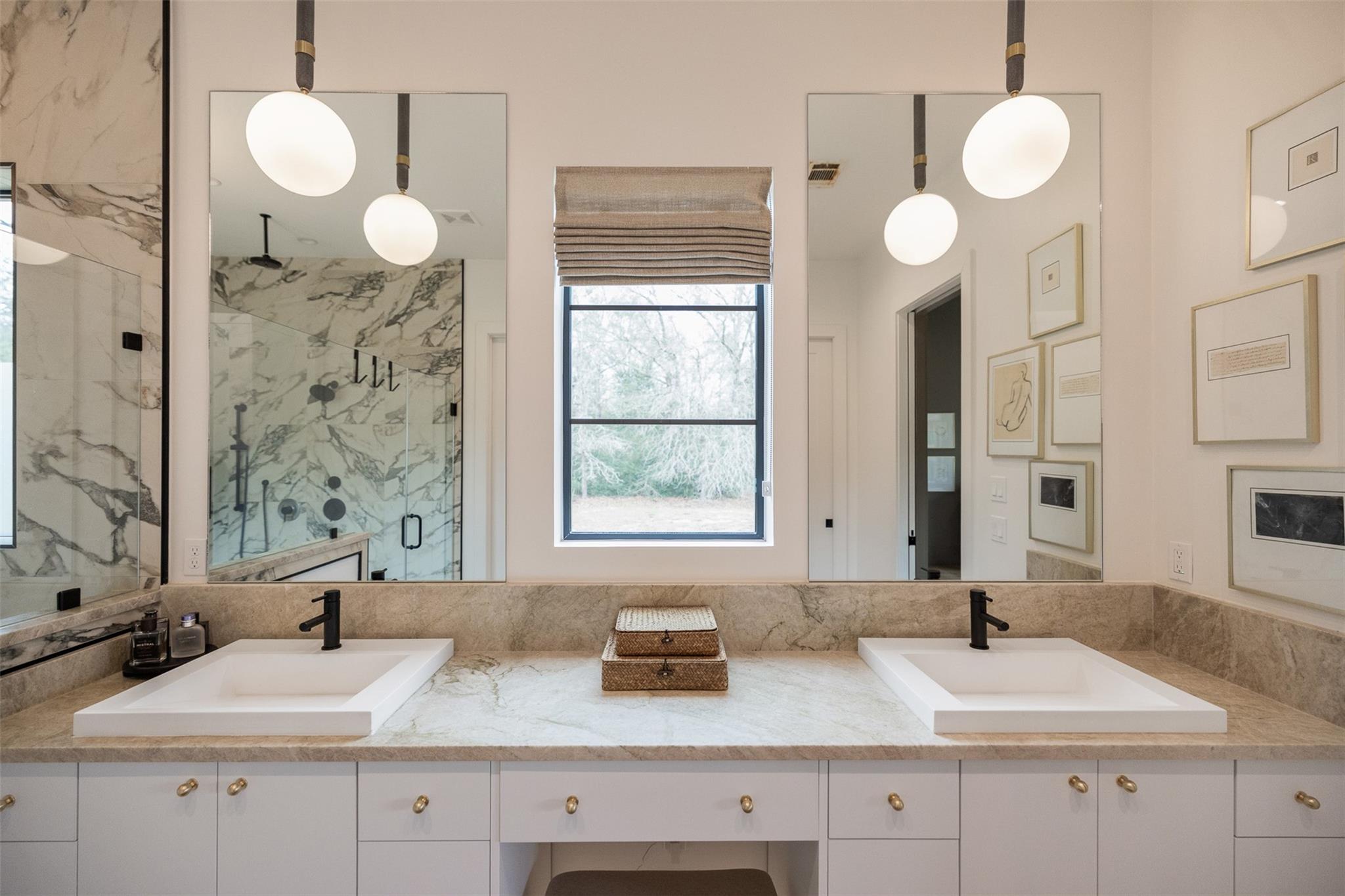 432 S Garrett Circle