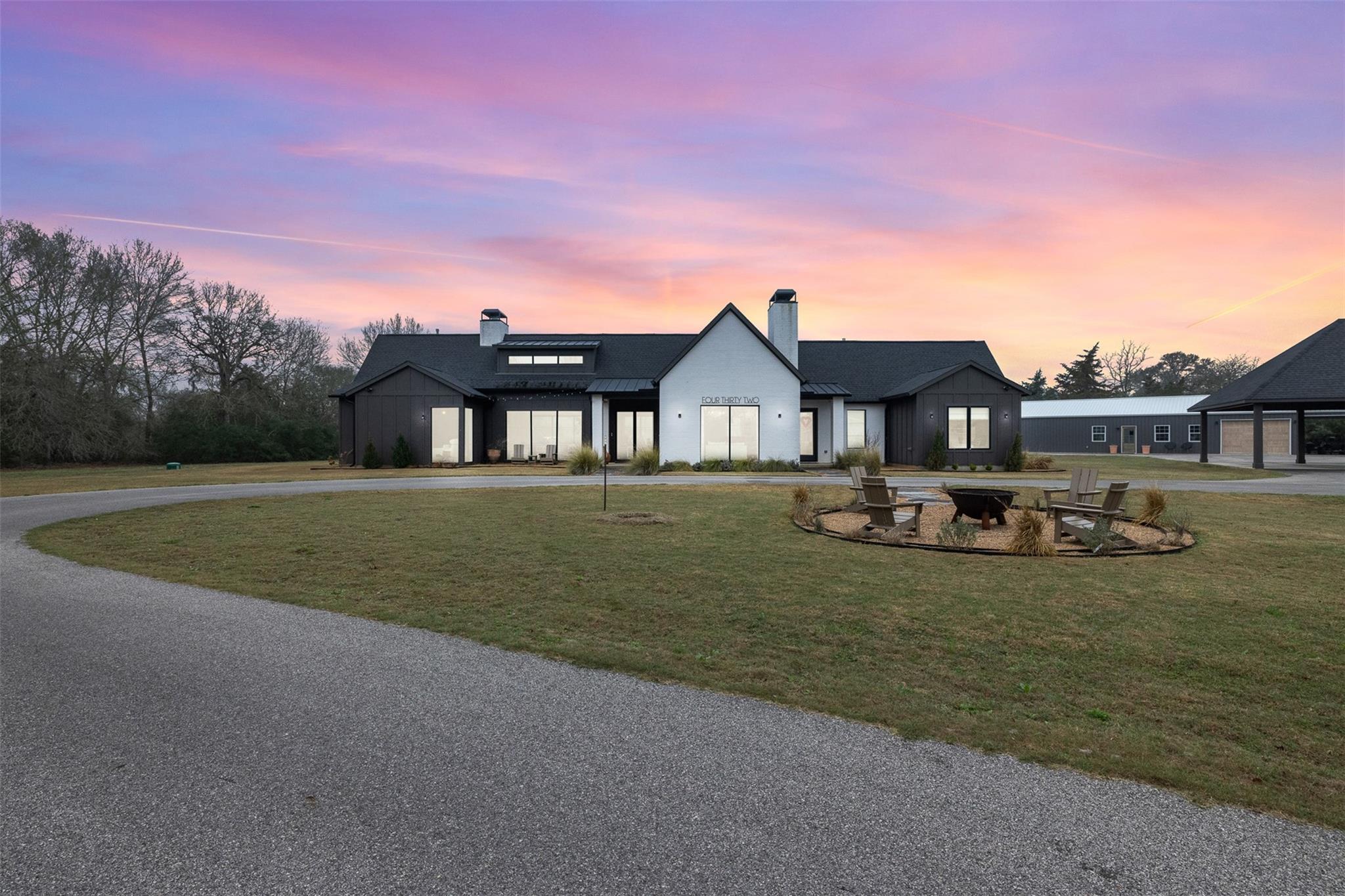 432 S Garrett Circle