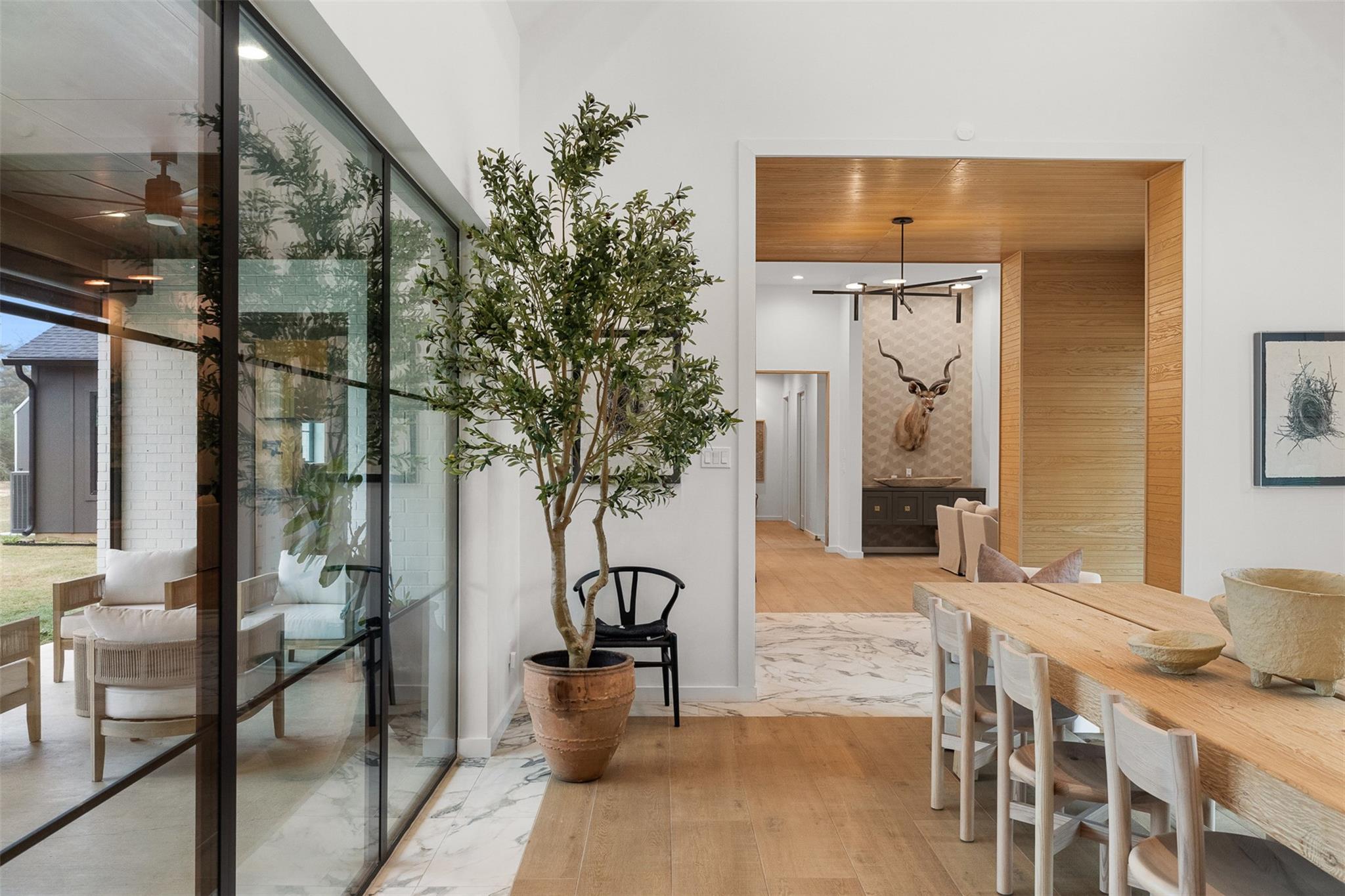 432 S Garrett Circle