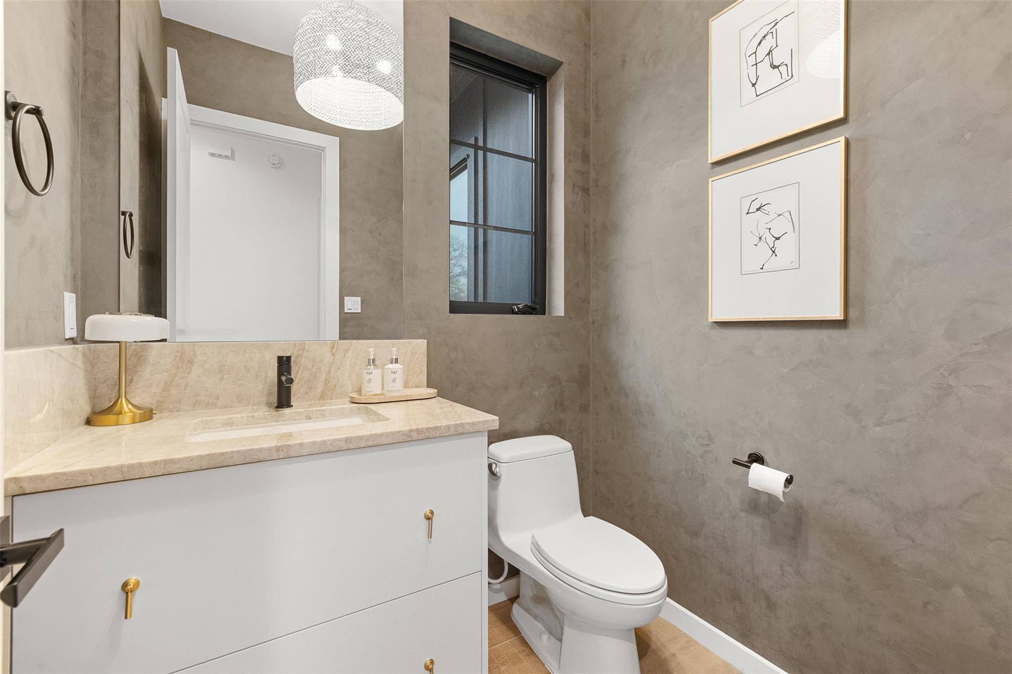 432 S Garrett Circle