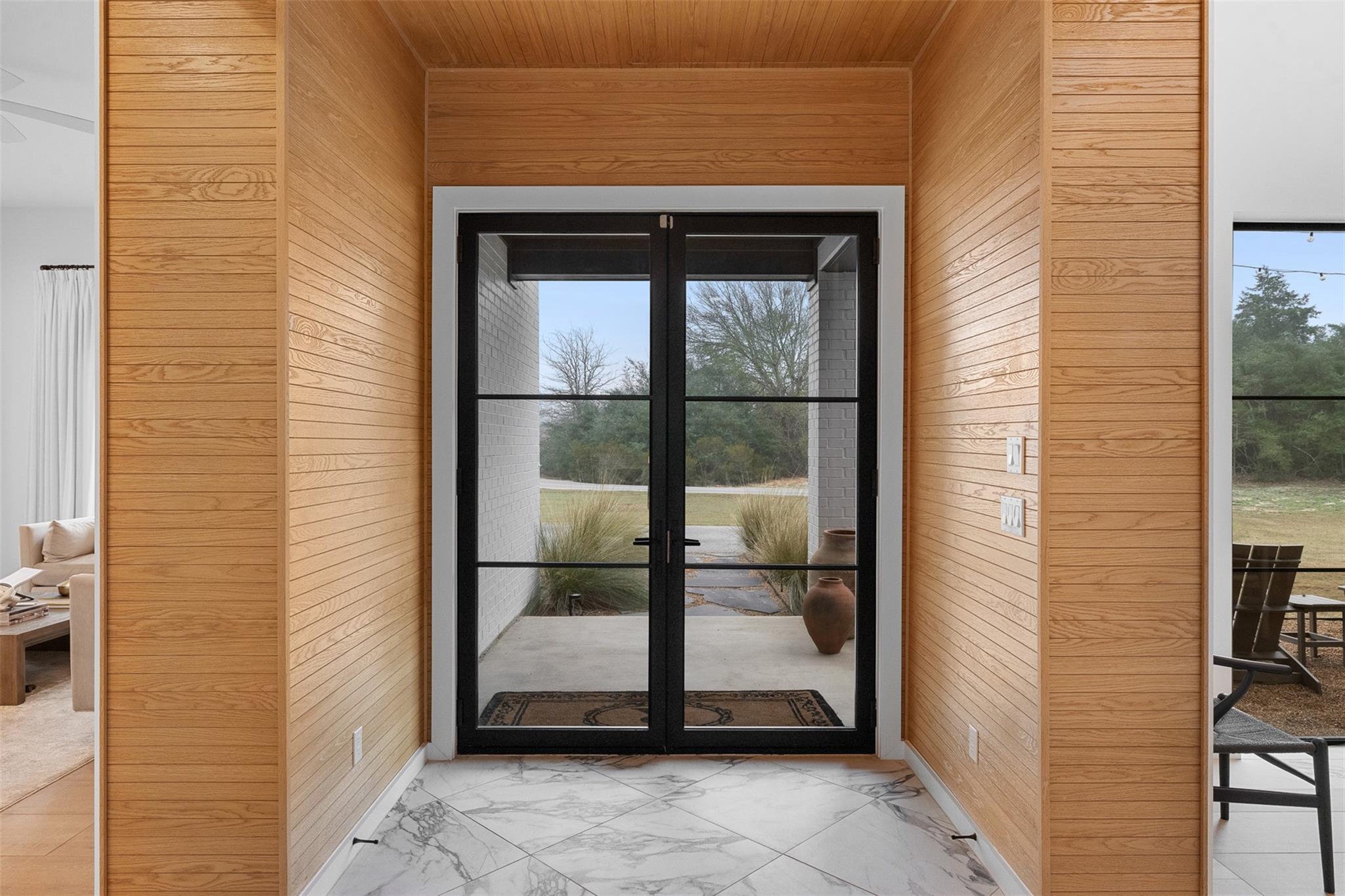 432 S Garrett Circle