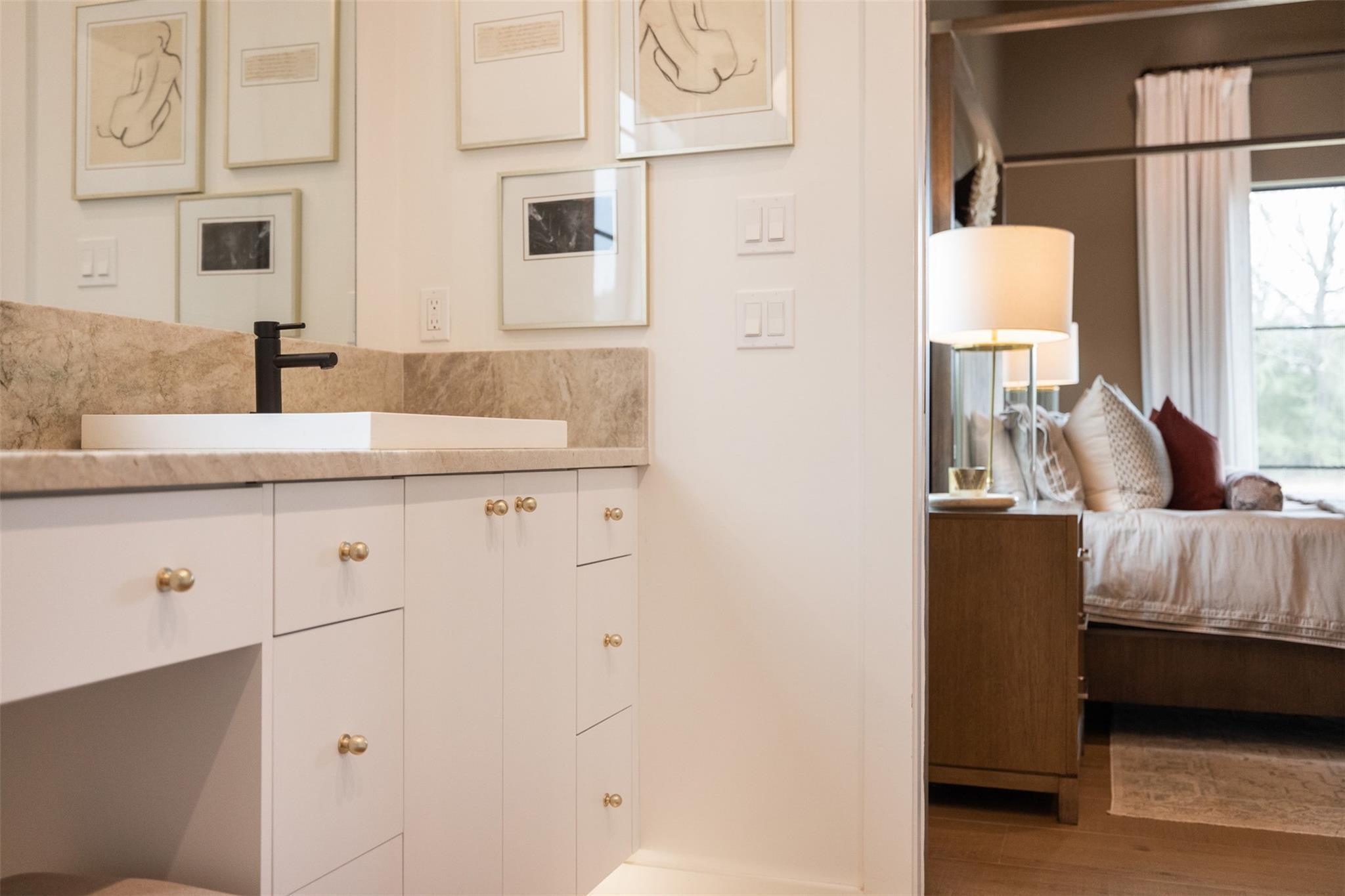 432 S Garrett Circle