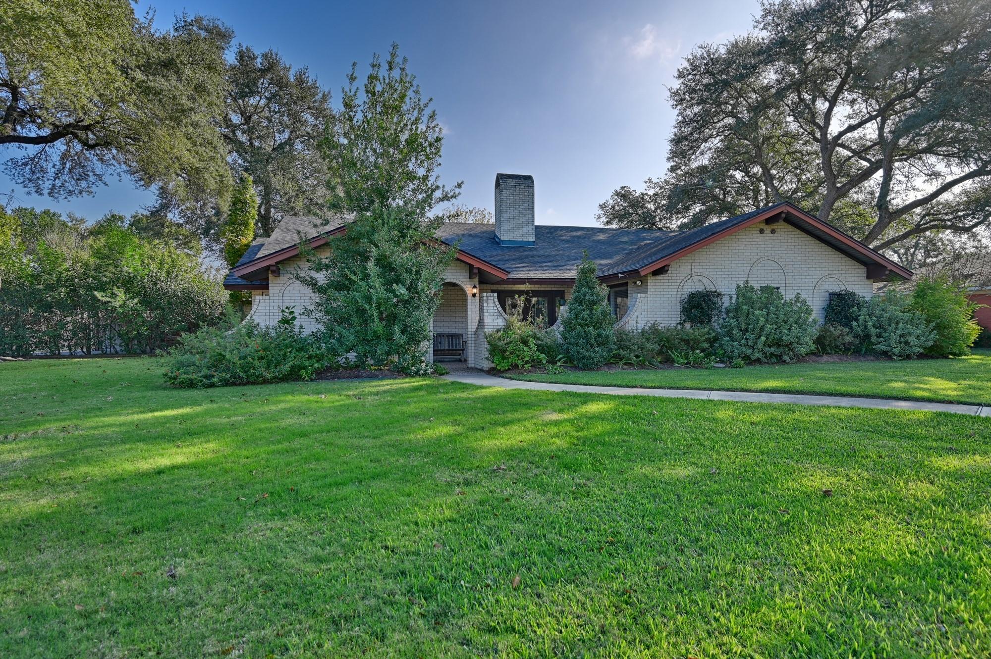 1015 N Fowlkes Street