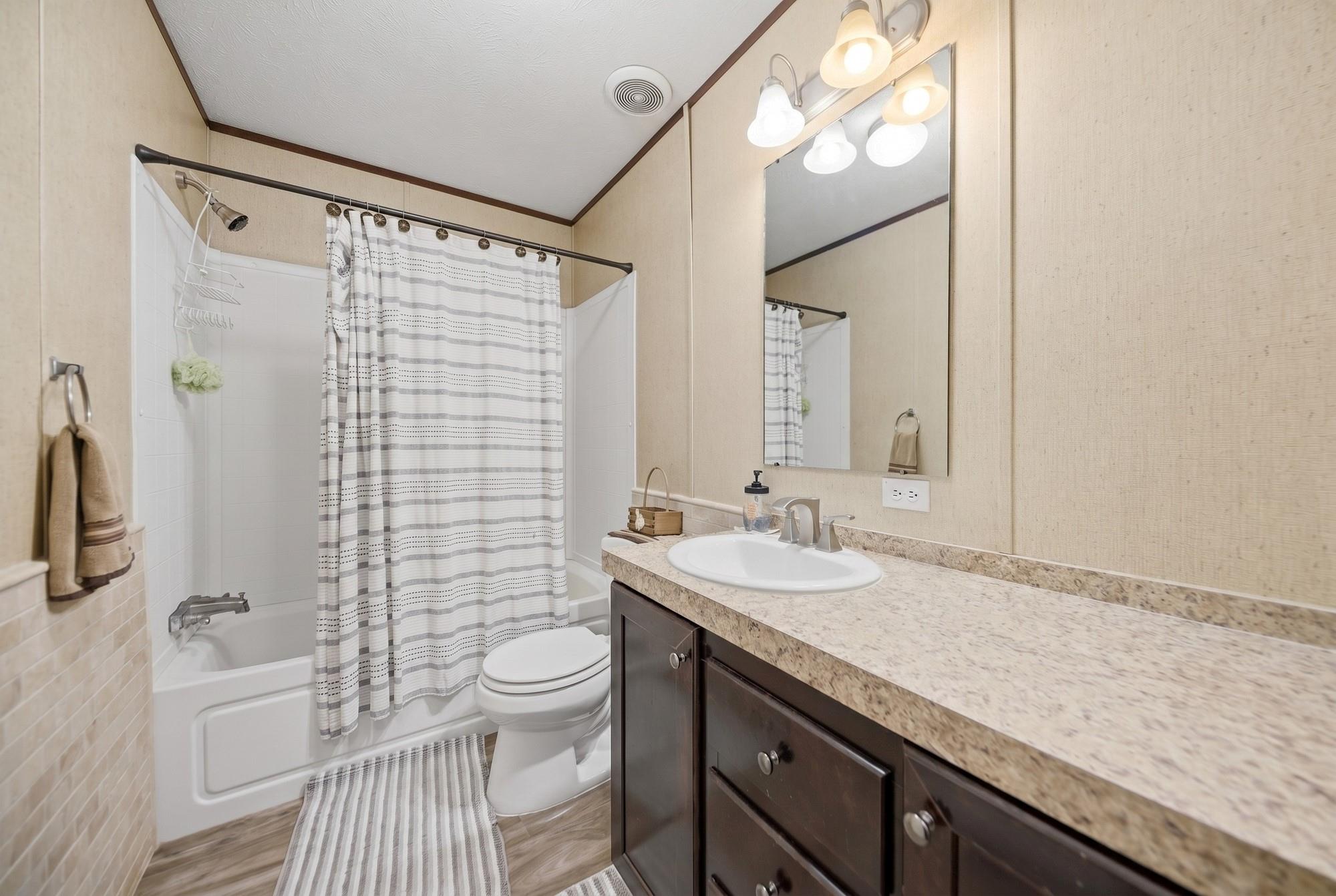 1182 Oak Crest Drive