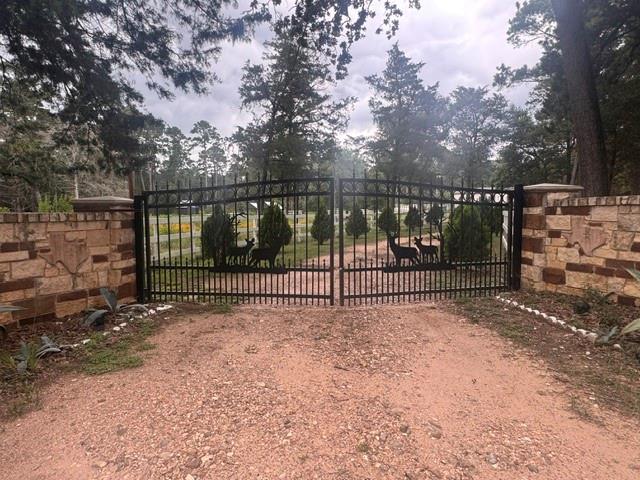 1182 Oak Crest Drive