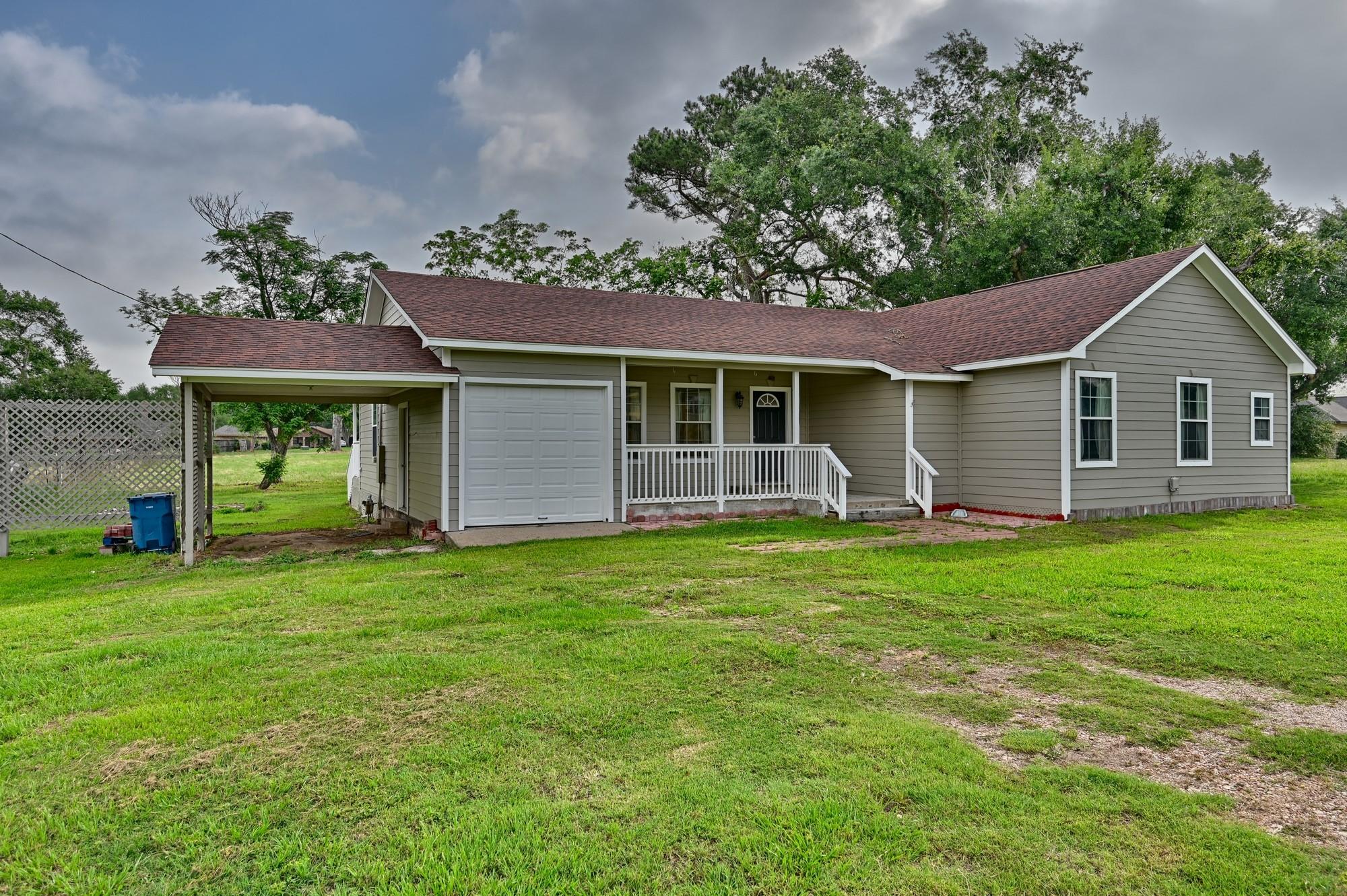 1532 Highway 159 W