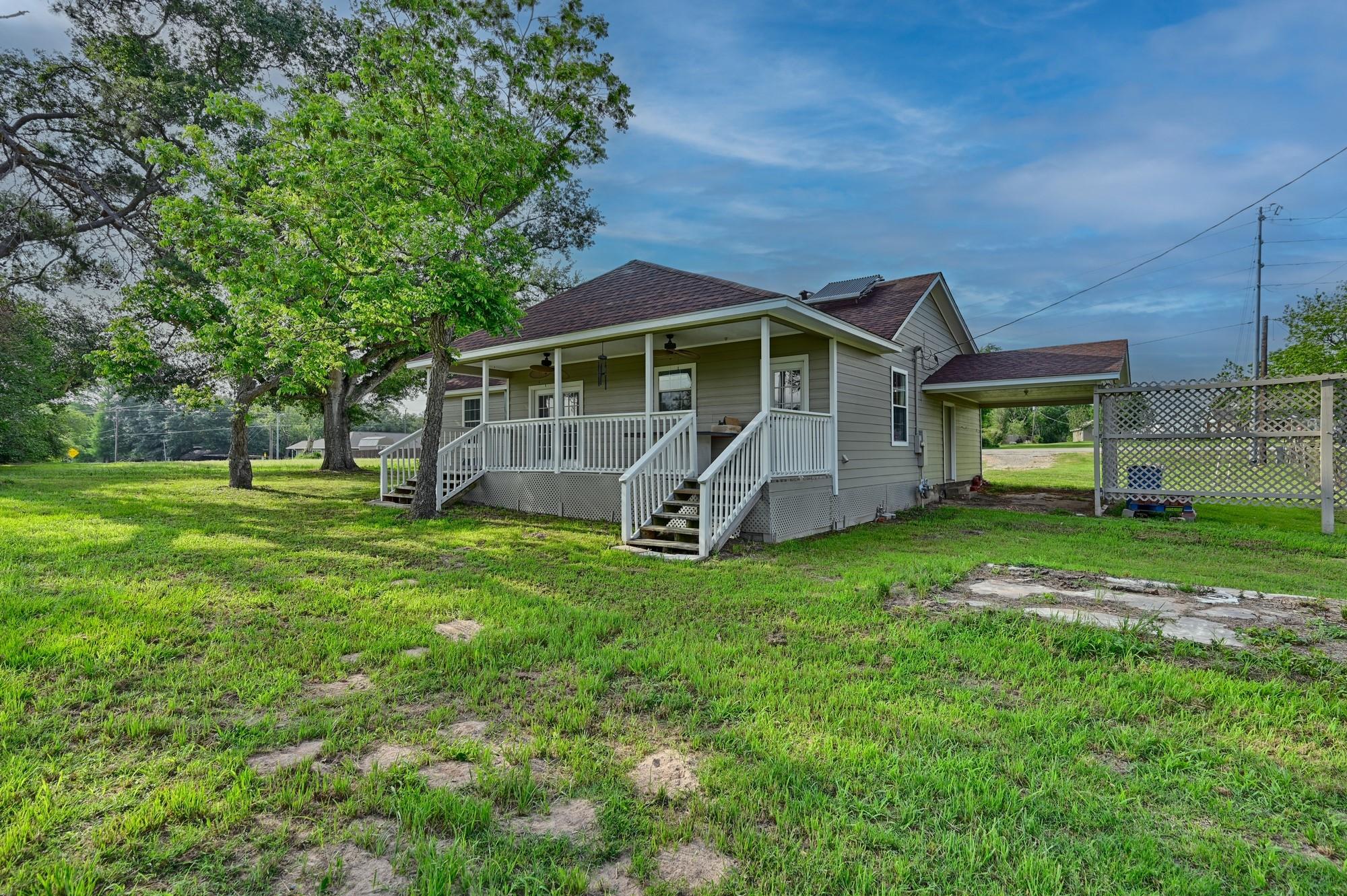 1532 Highway 159 W