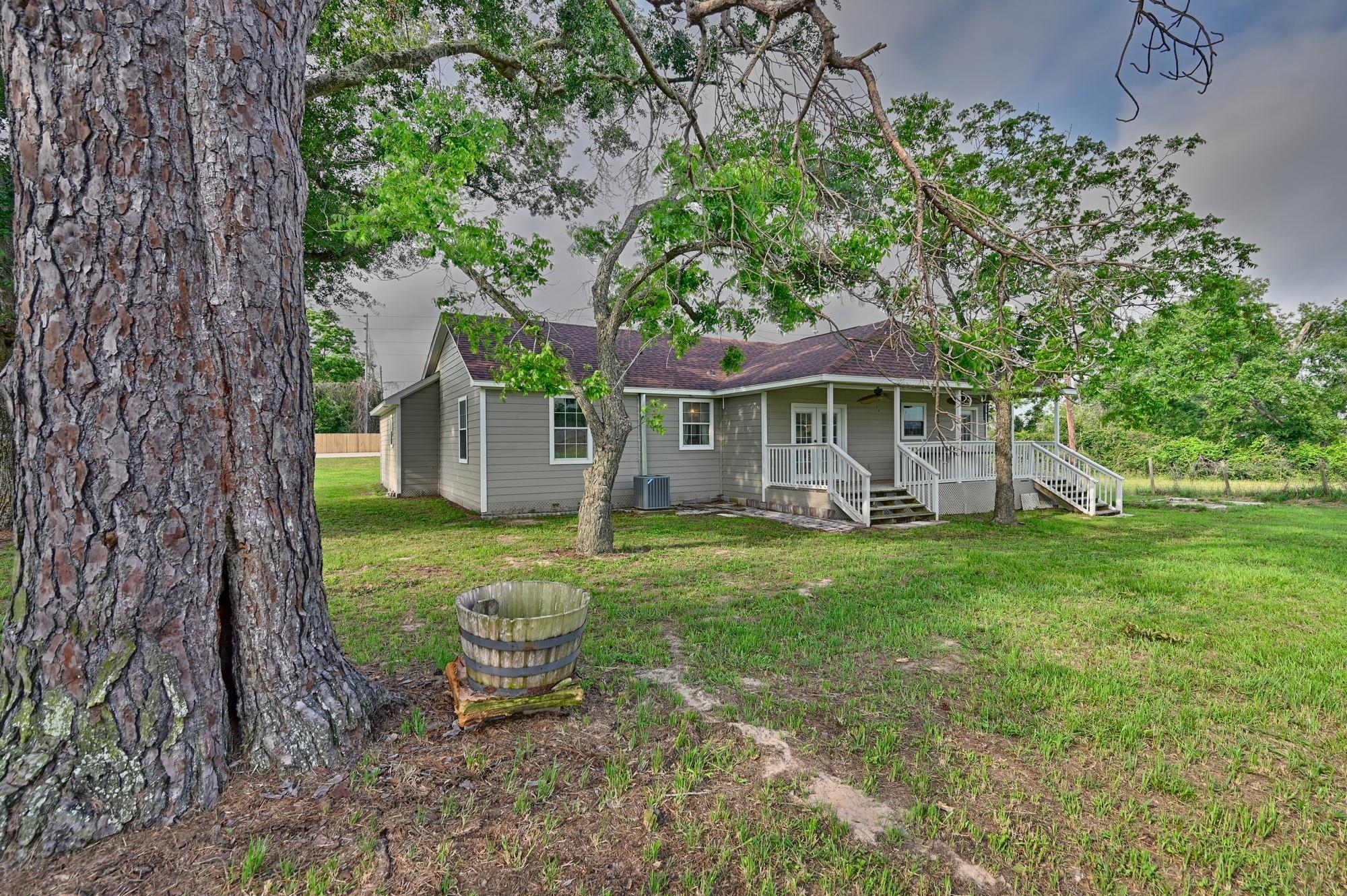 1532 Highway 159 W
