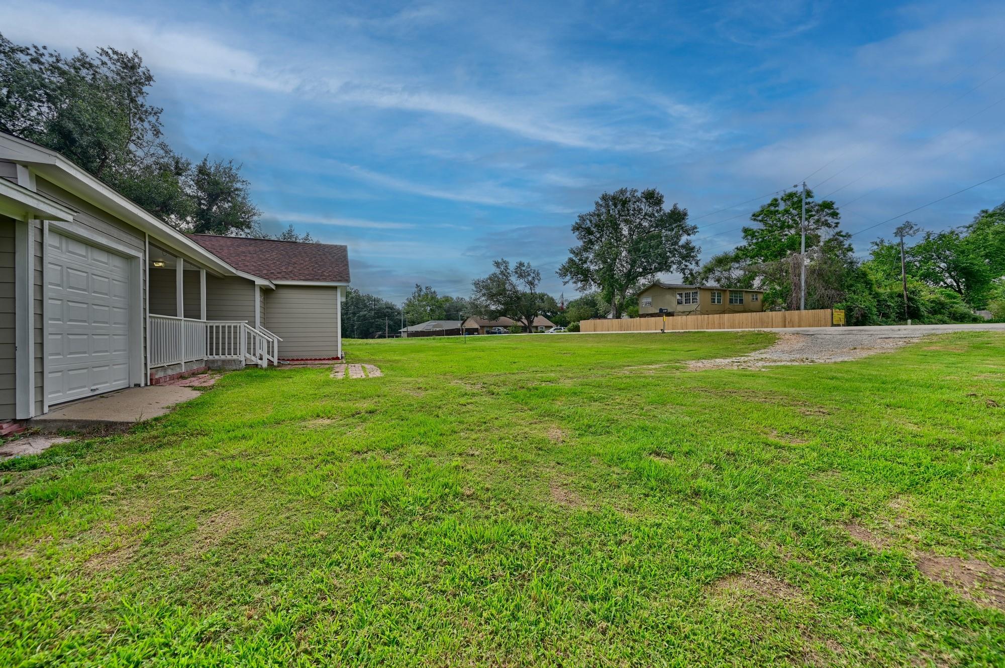 1532 Highway 159 W