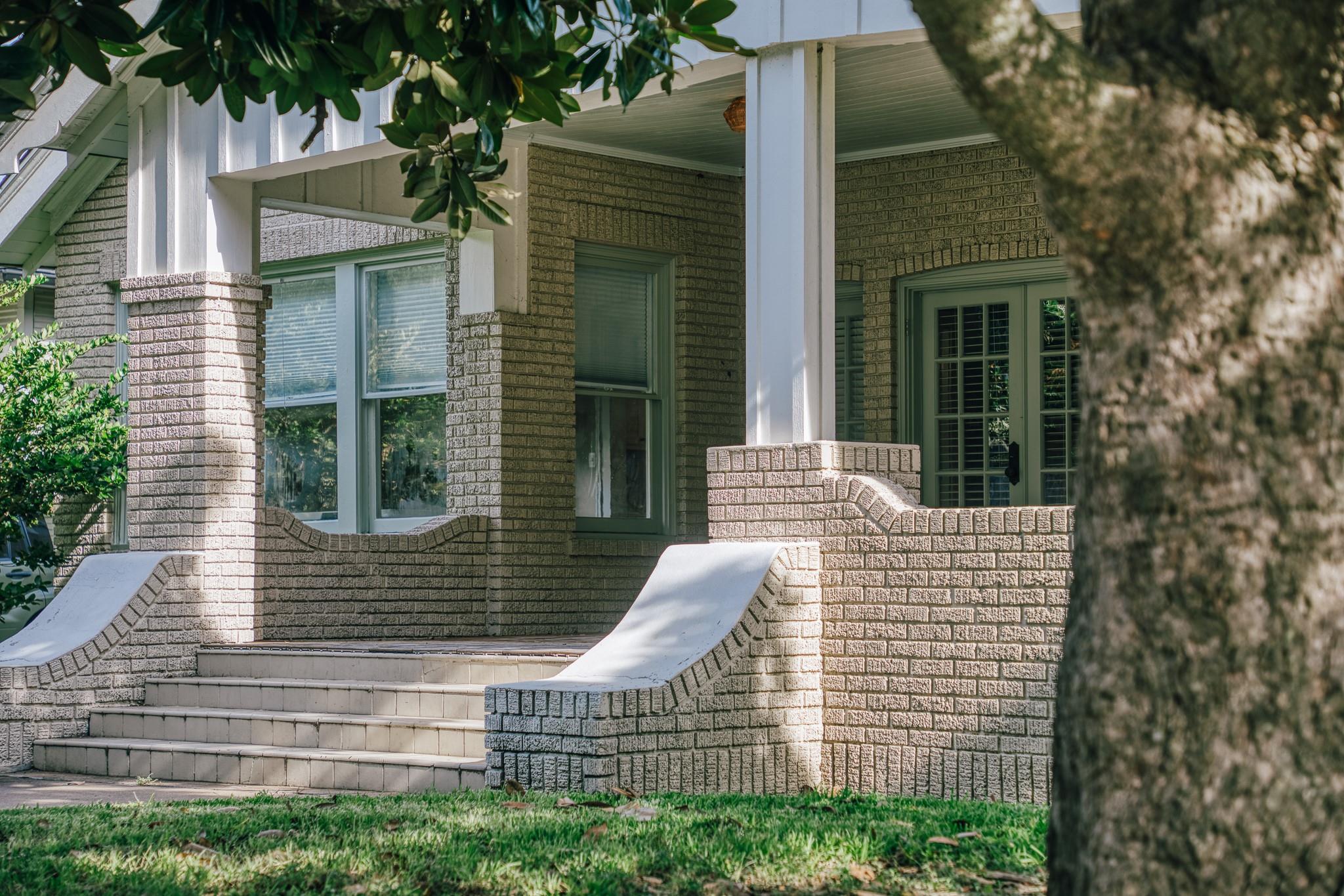 511 Crockett Street