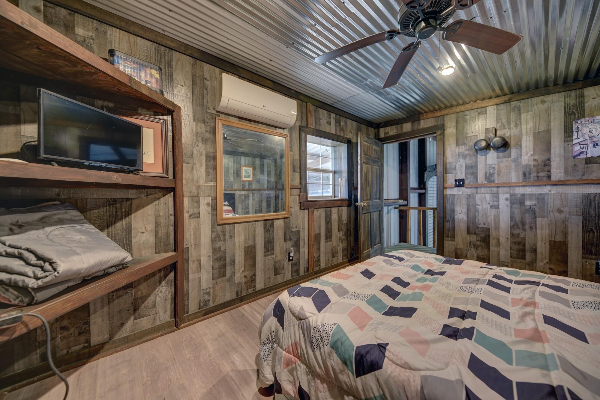 225 Private Road 4007