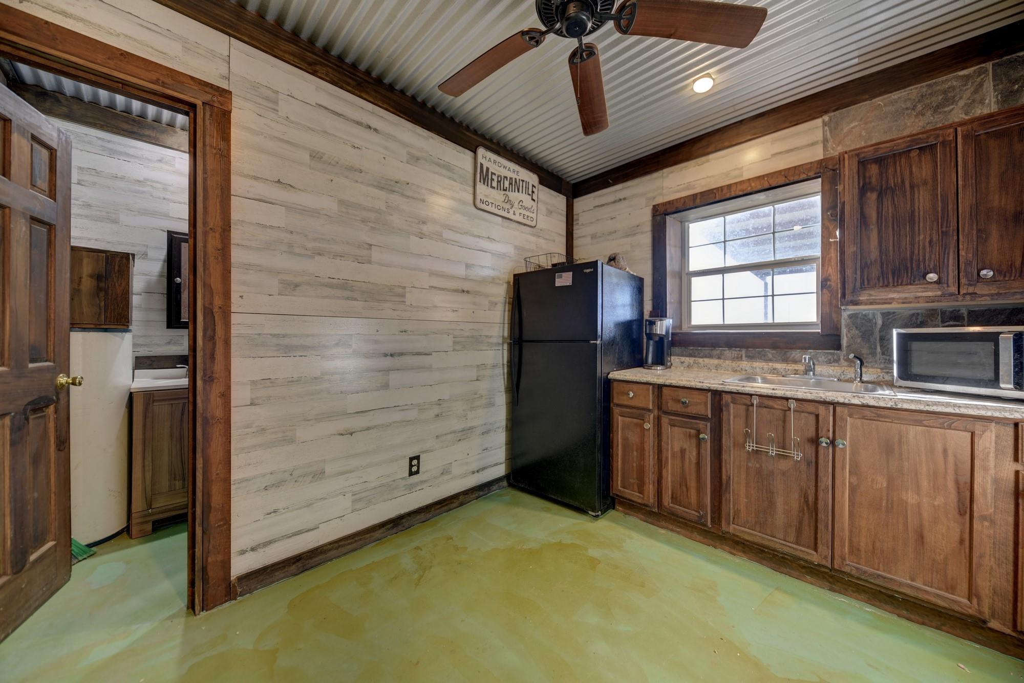 225 Private Road 4007