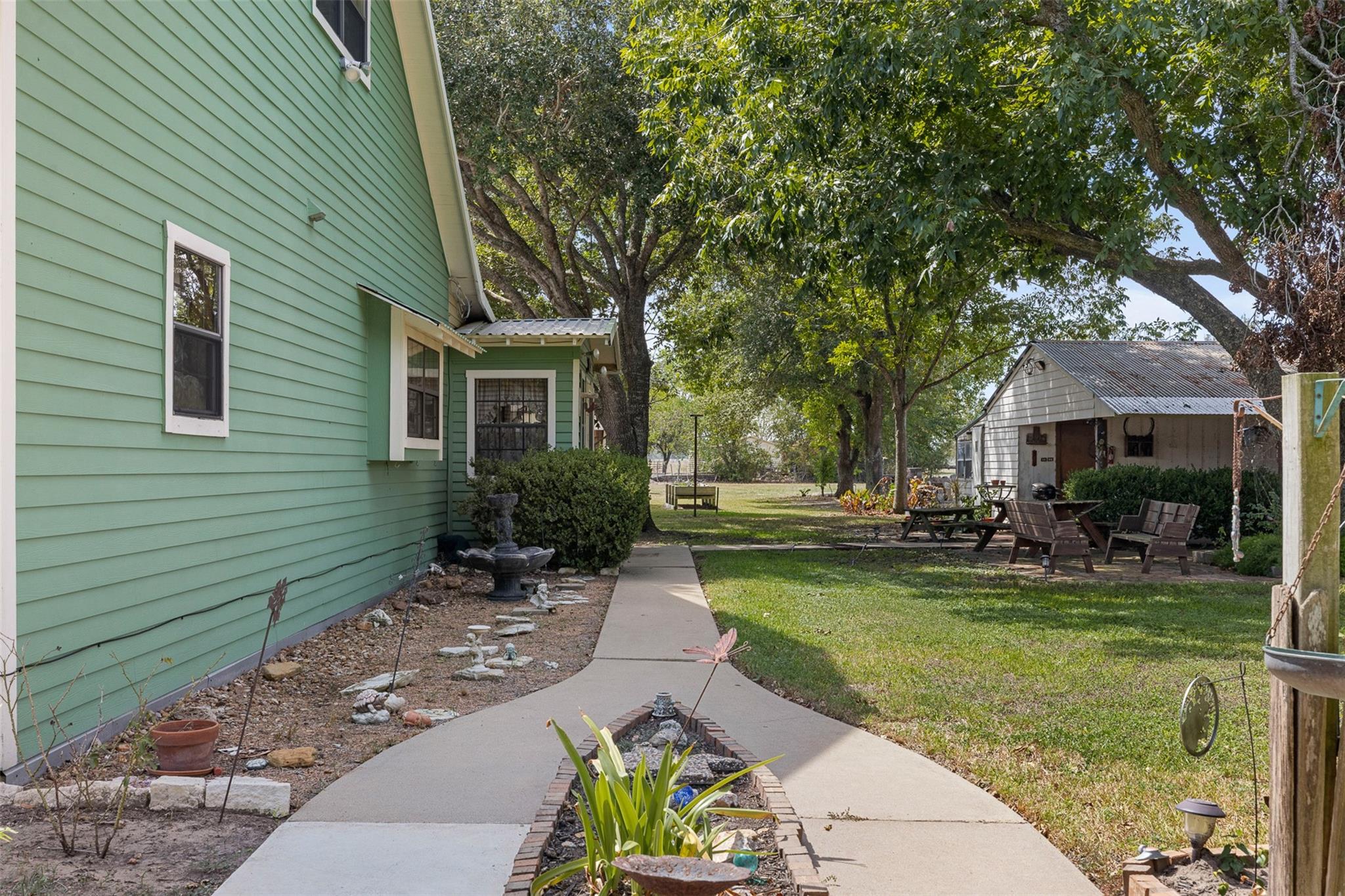 10554 Highway 159 E