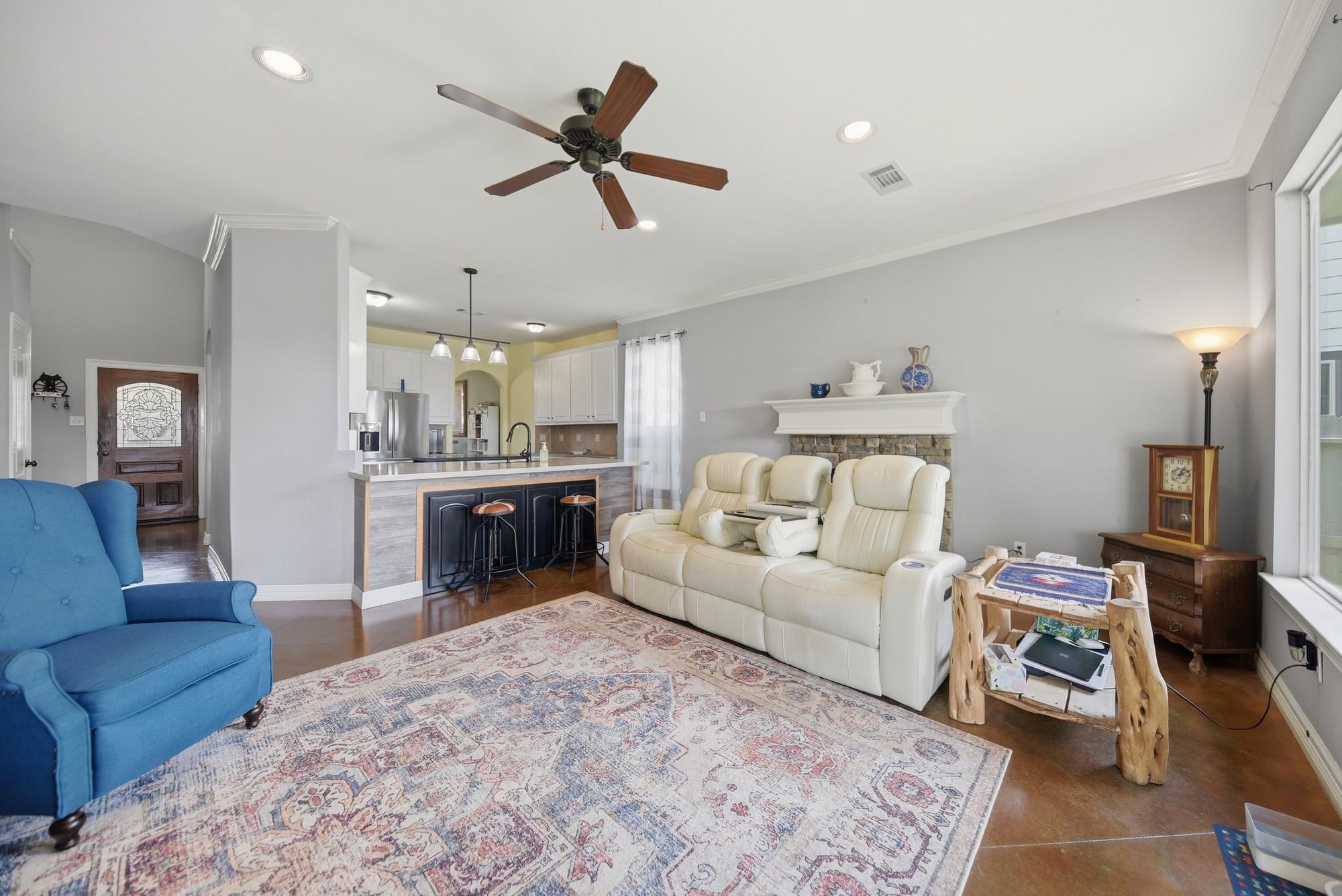 201 W Chatham Street