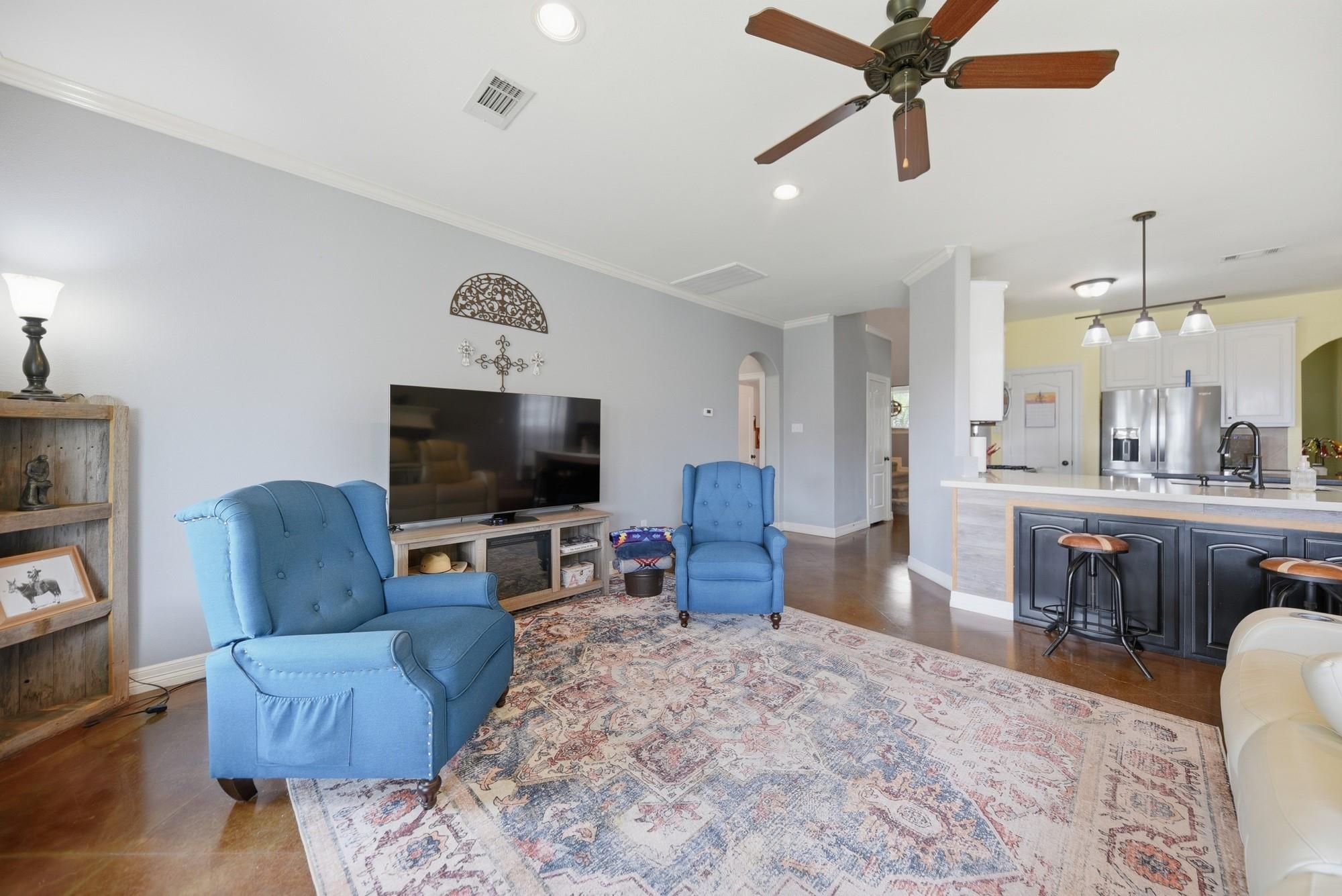 201 W Chatham Street