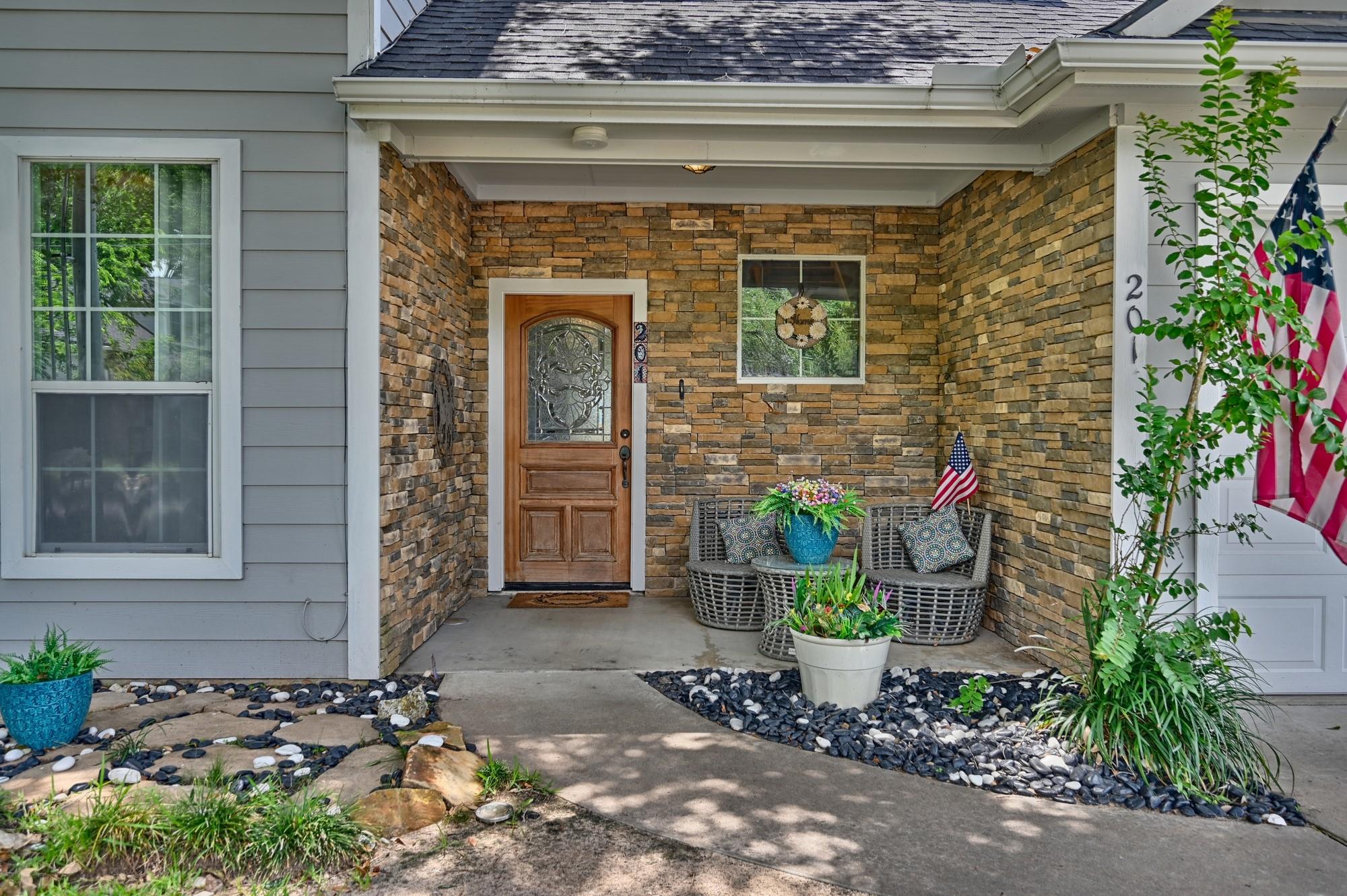 201 W Chatham Street