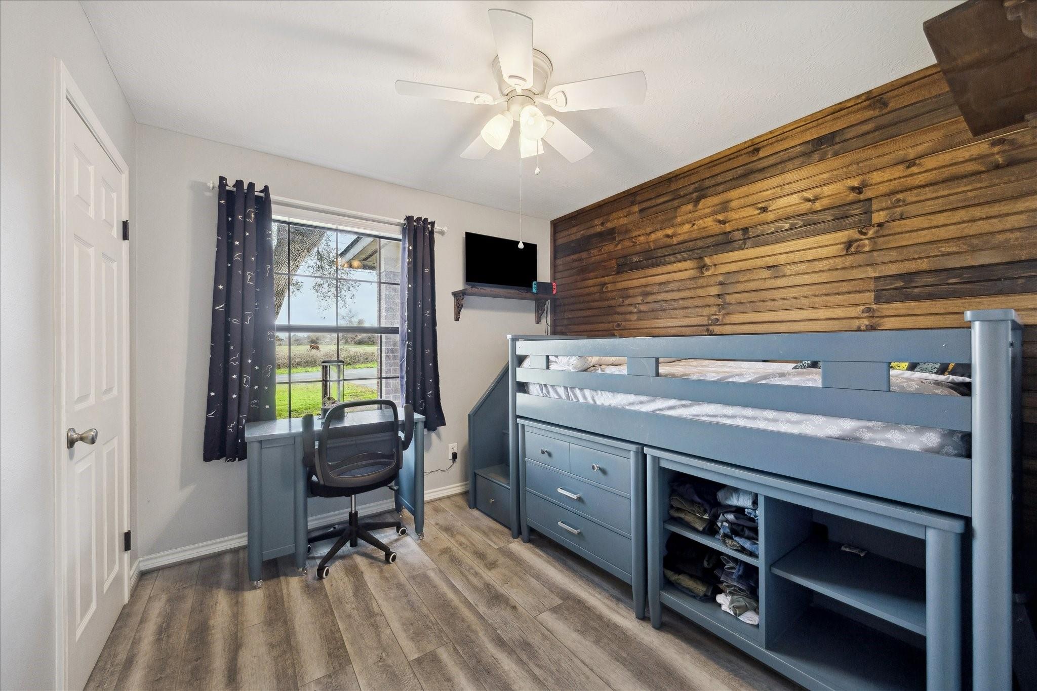 313 W Nichols Street