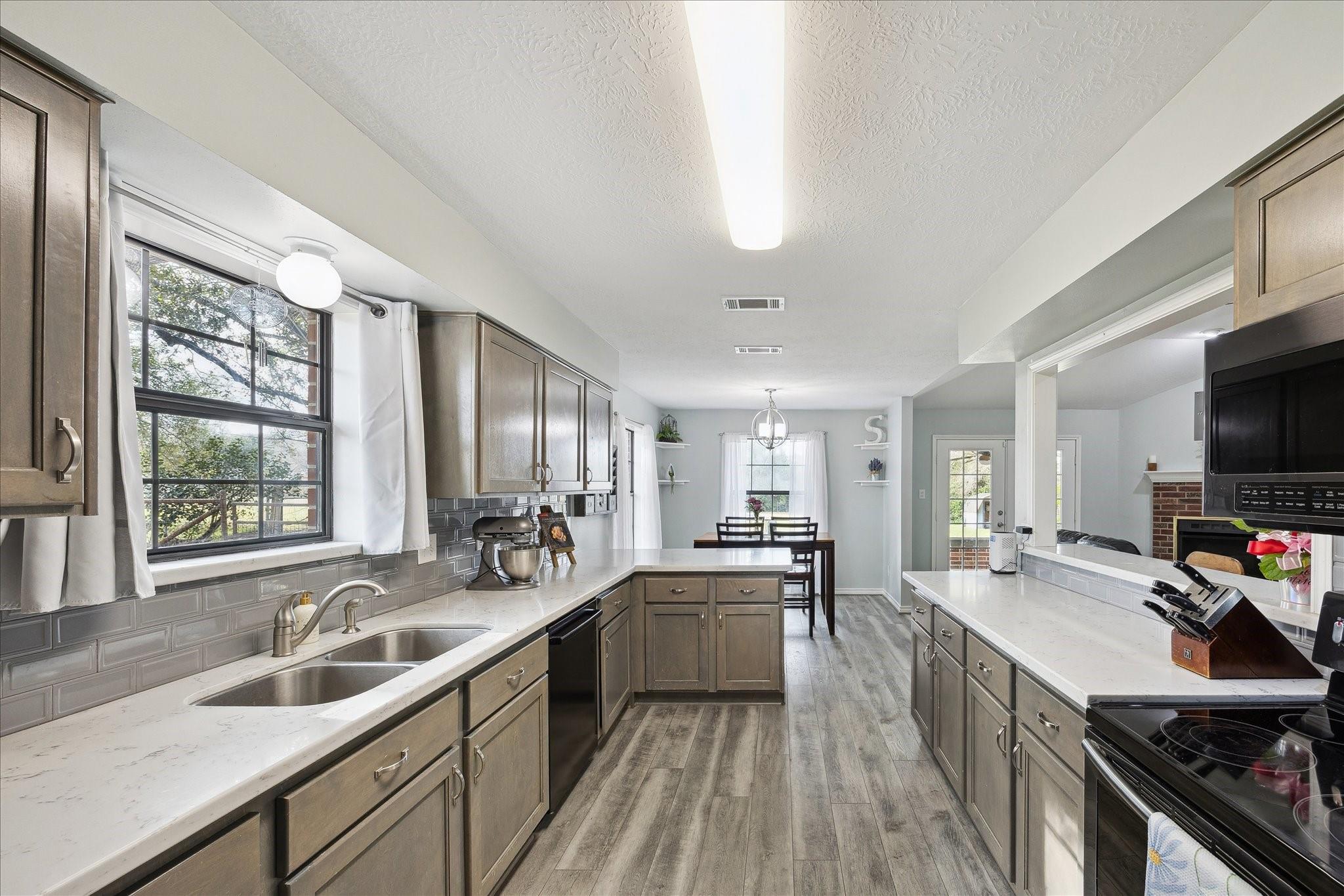 313 W Nichols Street