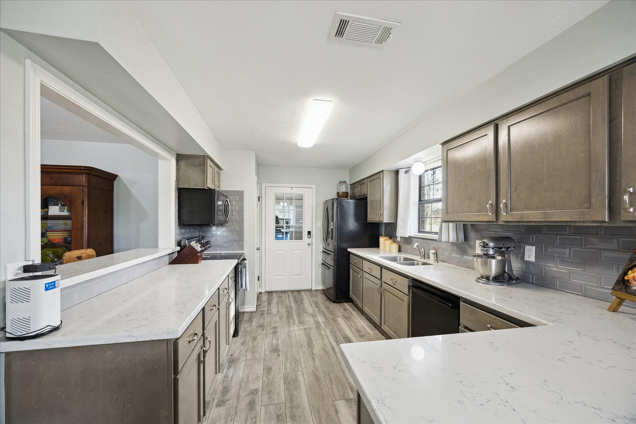 313 W Nichols Street