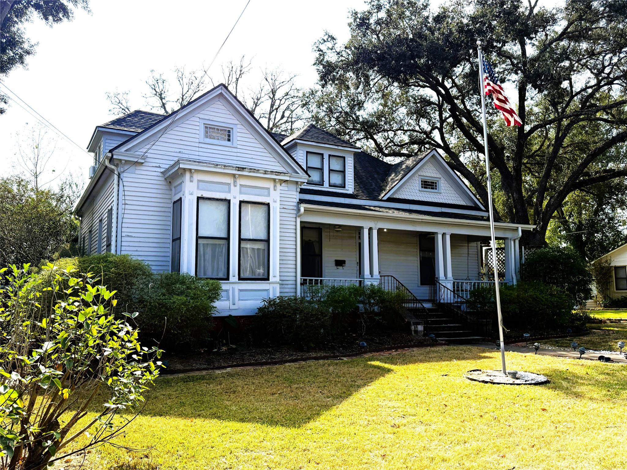 303 E Austin Street E