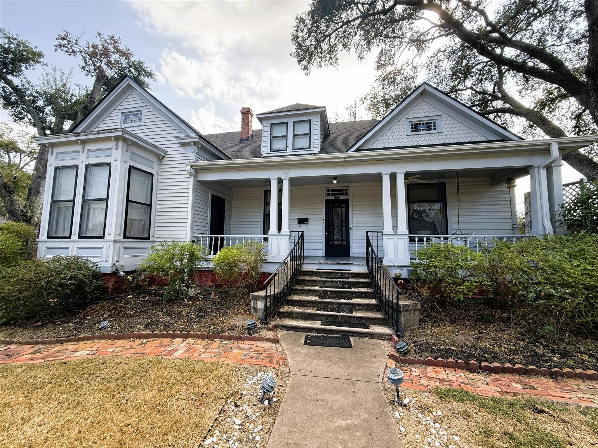 303 E Austin Street E