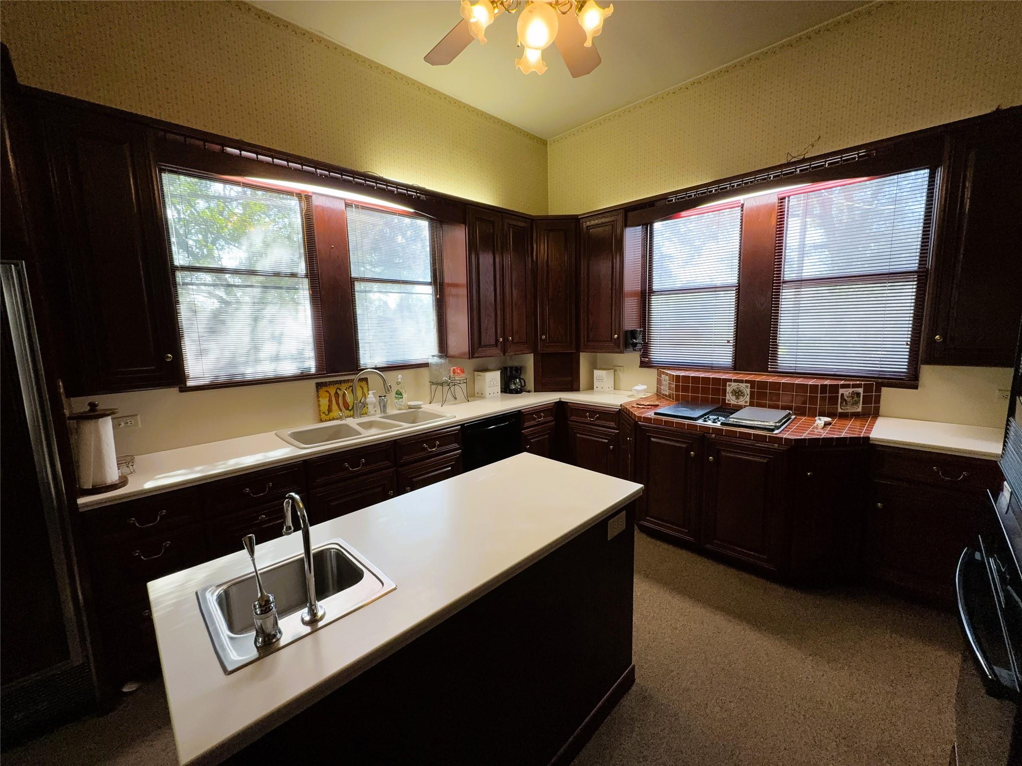 303 E Austin Street E