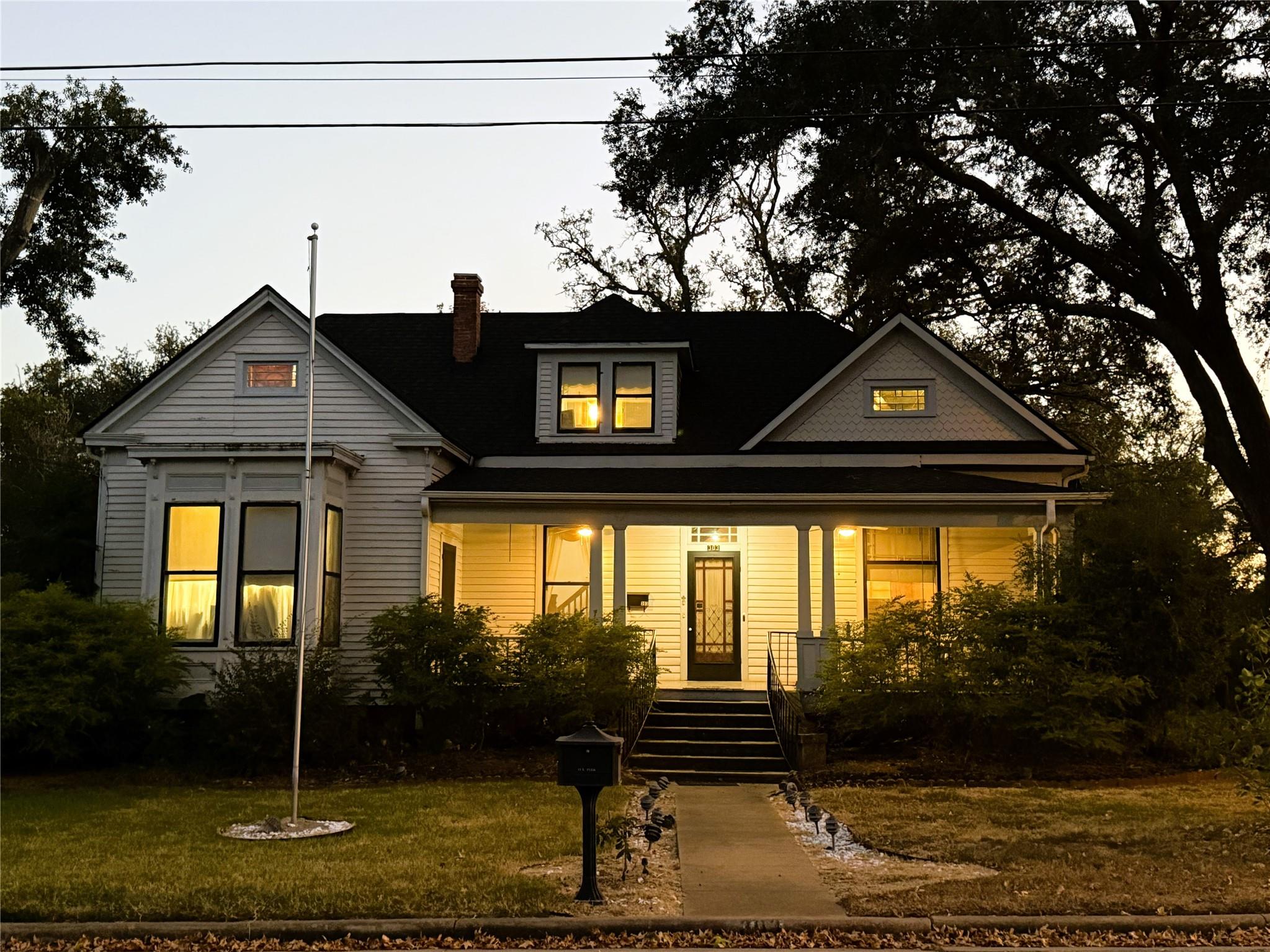 303 E Austin Street E