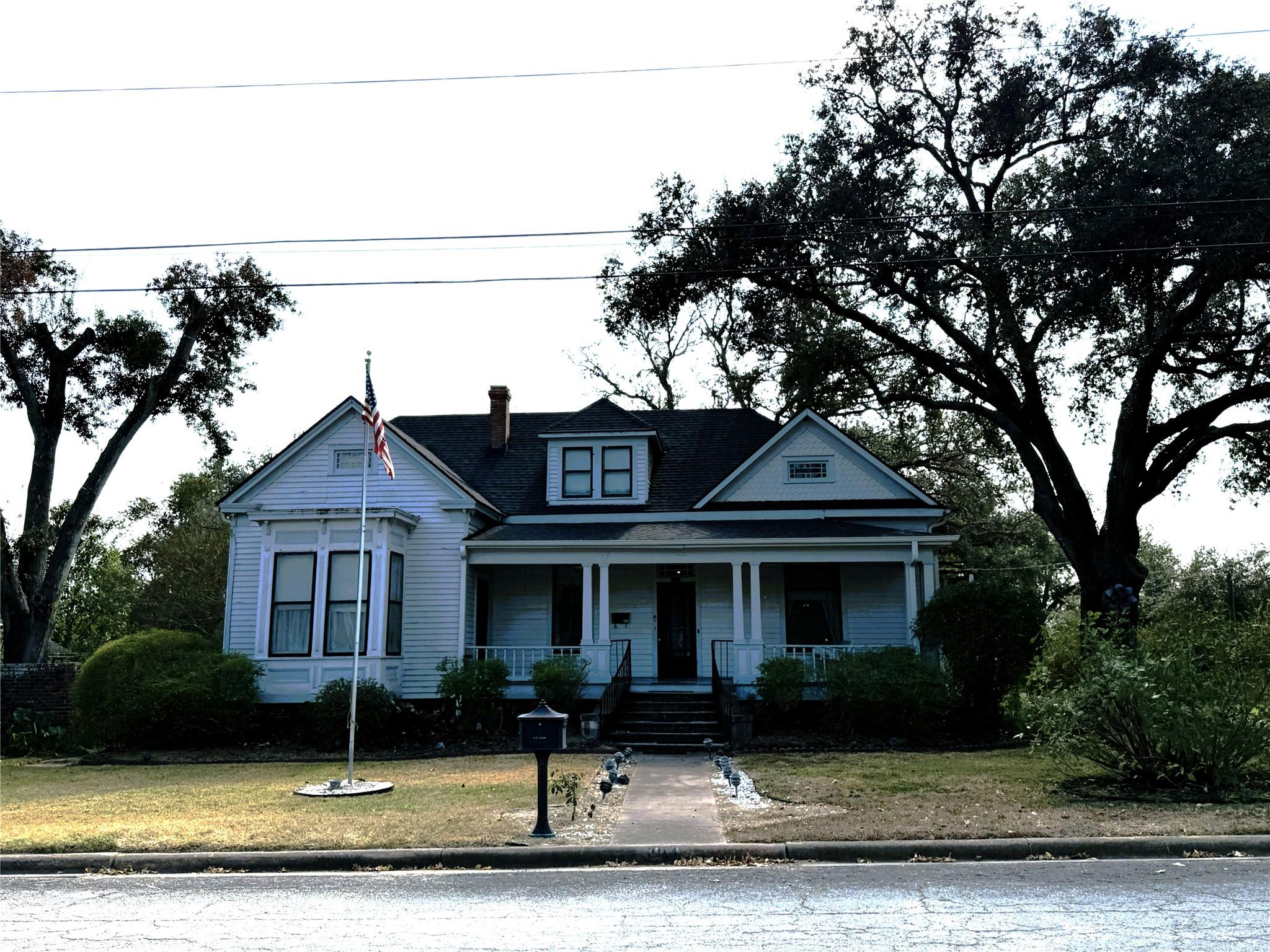 303 E Austin Street E