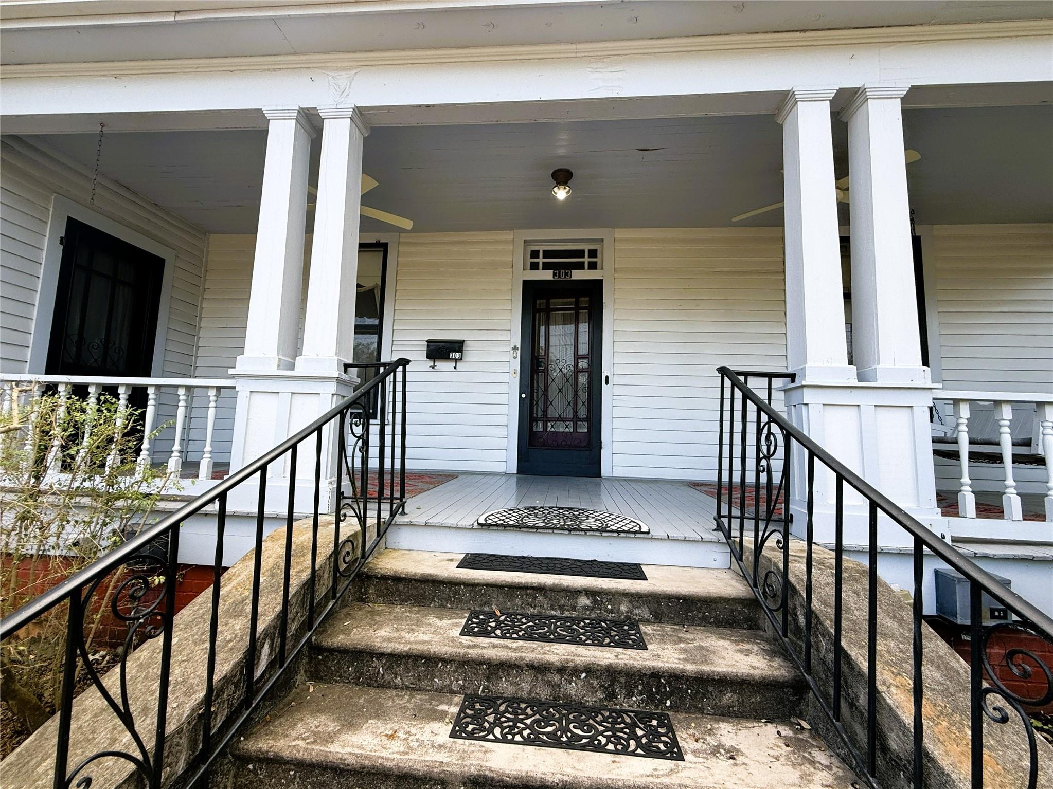 303 E Austin Street E