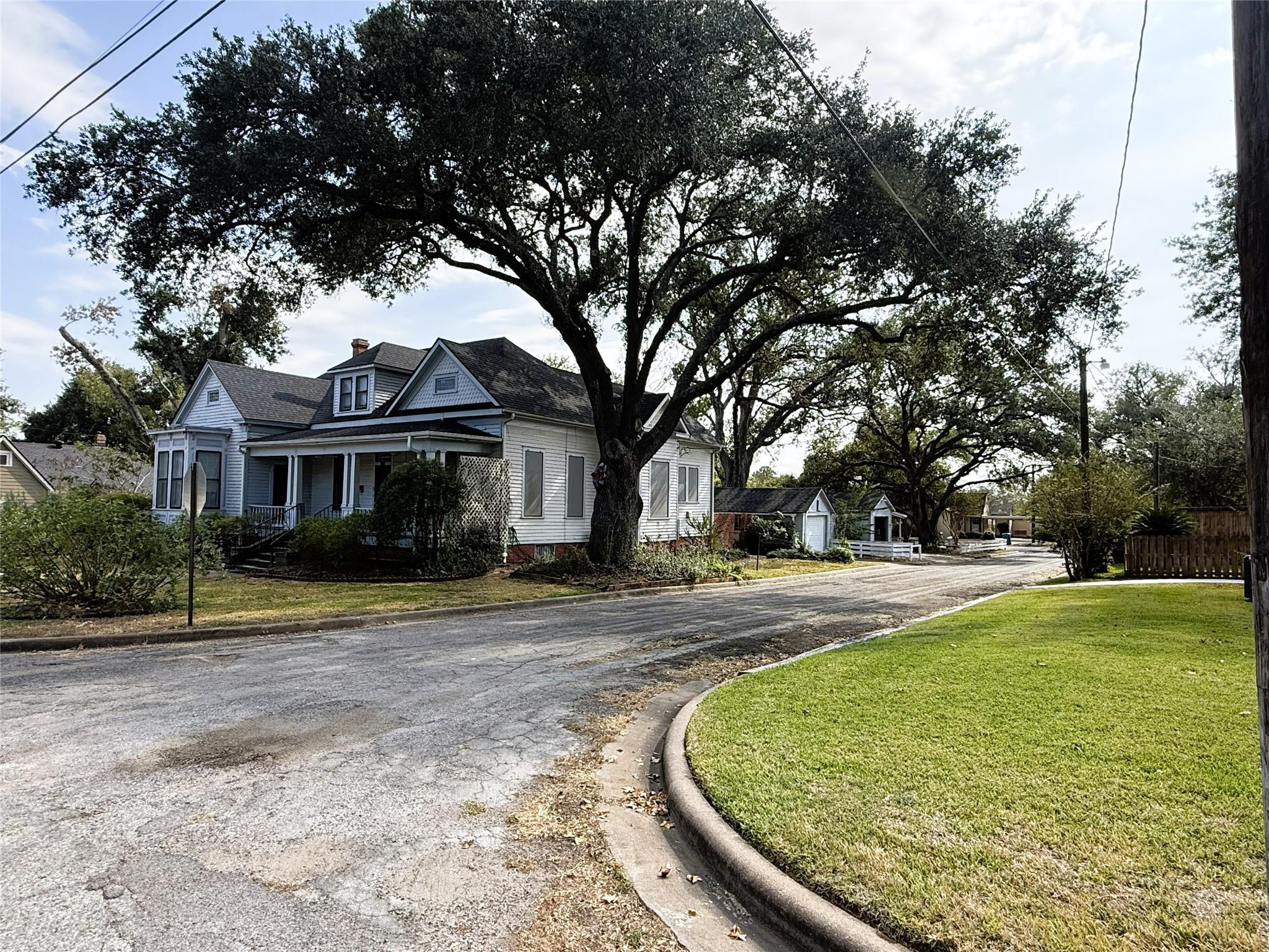 303 E Austin Street E