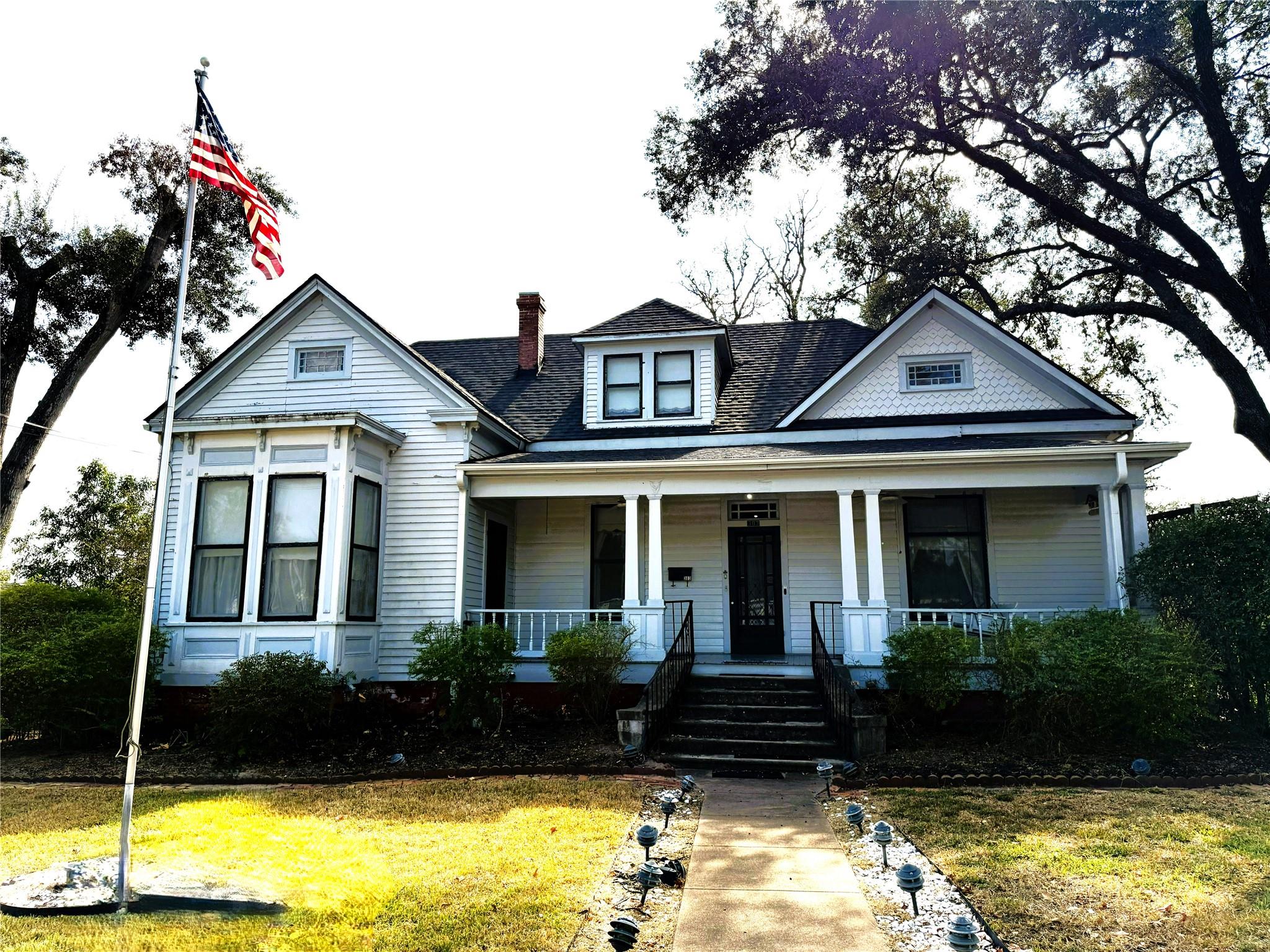 303 E Austin Street E